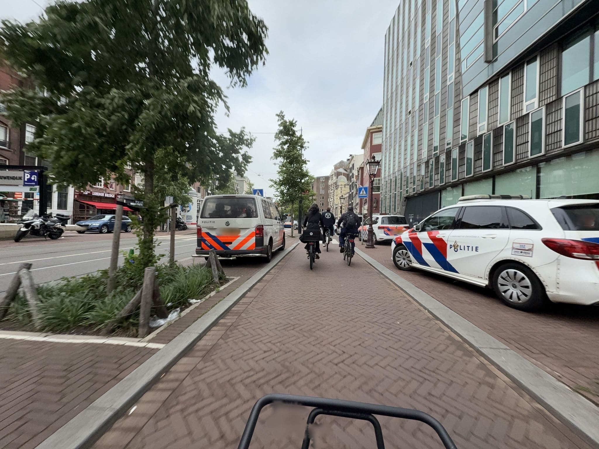 Street view near Railway to Amsterdam Center Apartment, Amsterdam — © ottor (CC BY-SA · Mapillary)