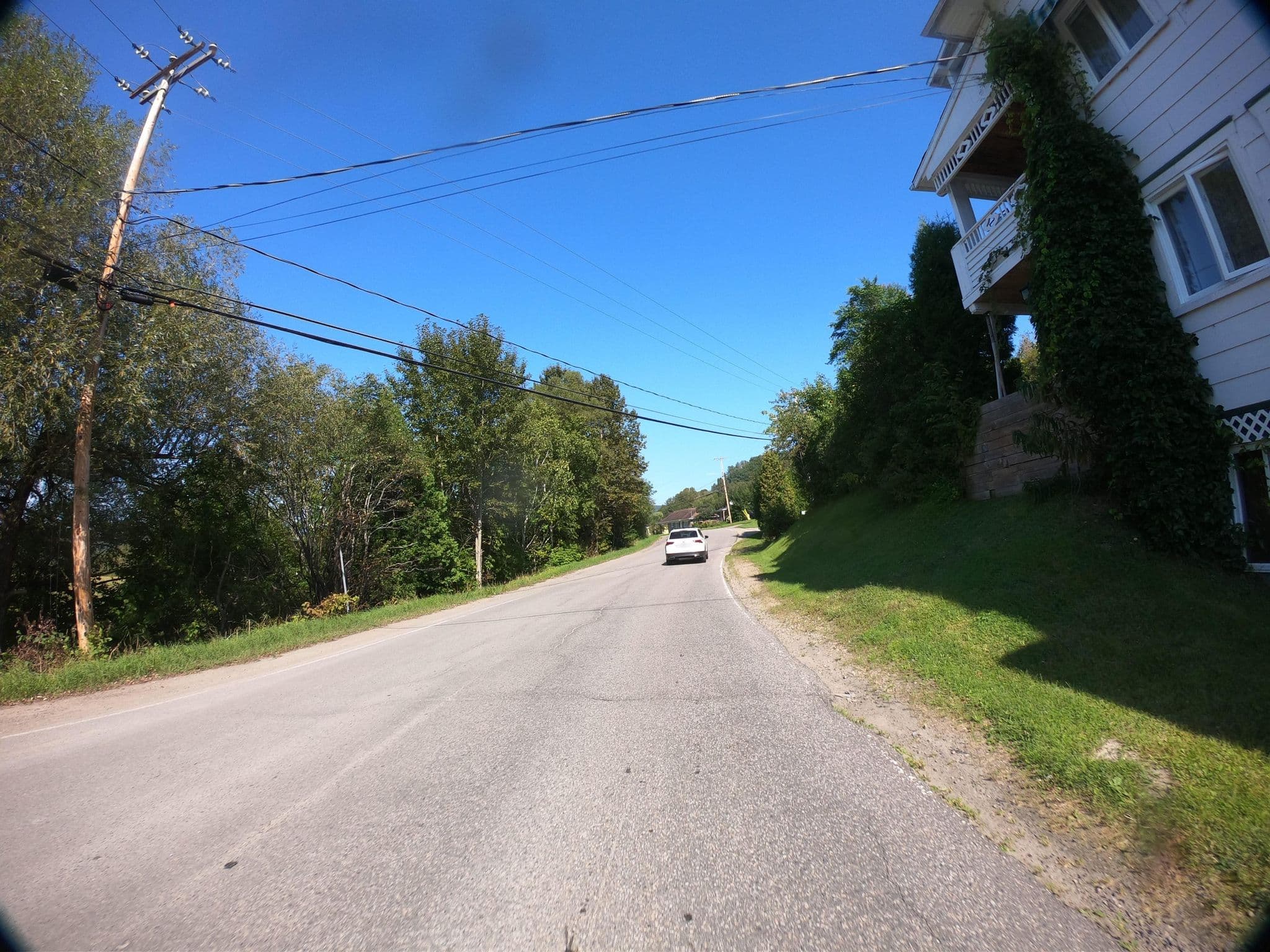 Street view near Auberge les Cévennes, Sacré-Coeur — © pfbreton (CC BY-SA · Mapillary)