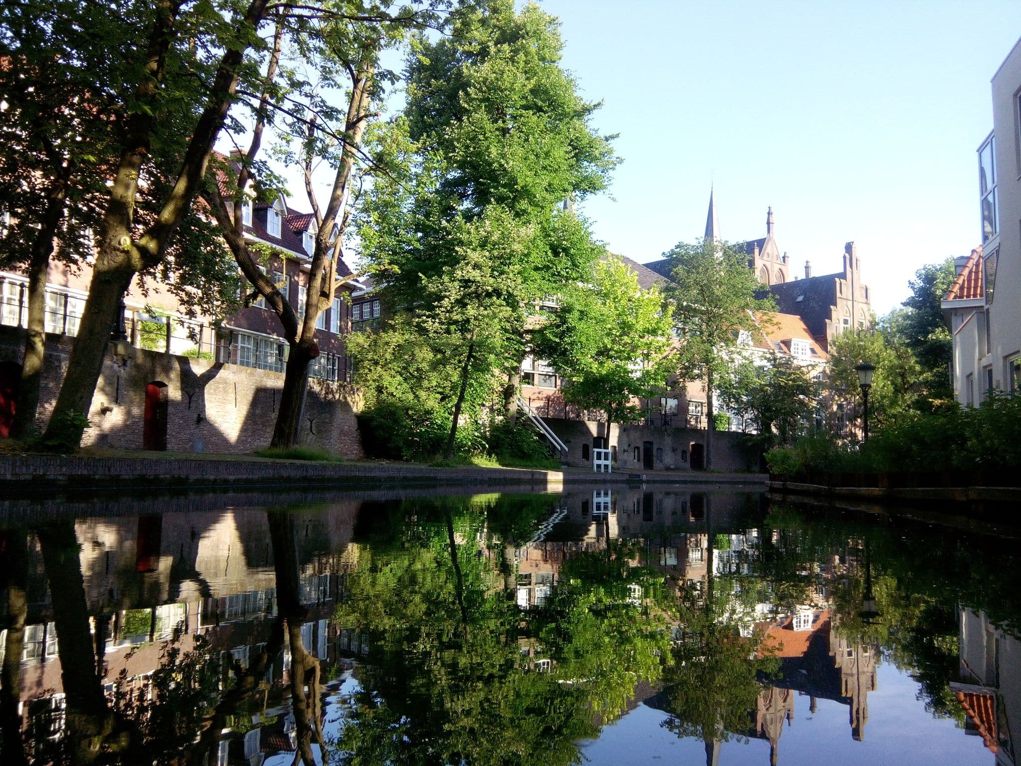 Street view near Small Hotel Utrecht, Utrecht — © peewee32 (CC BY-SA · Mapillary)