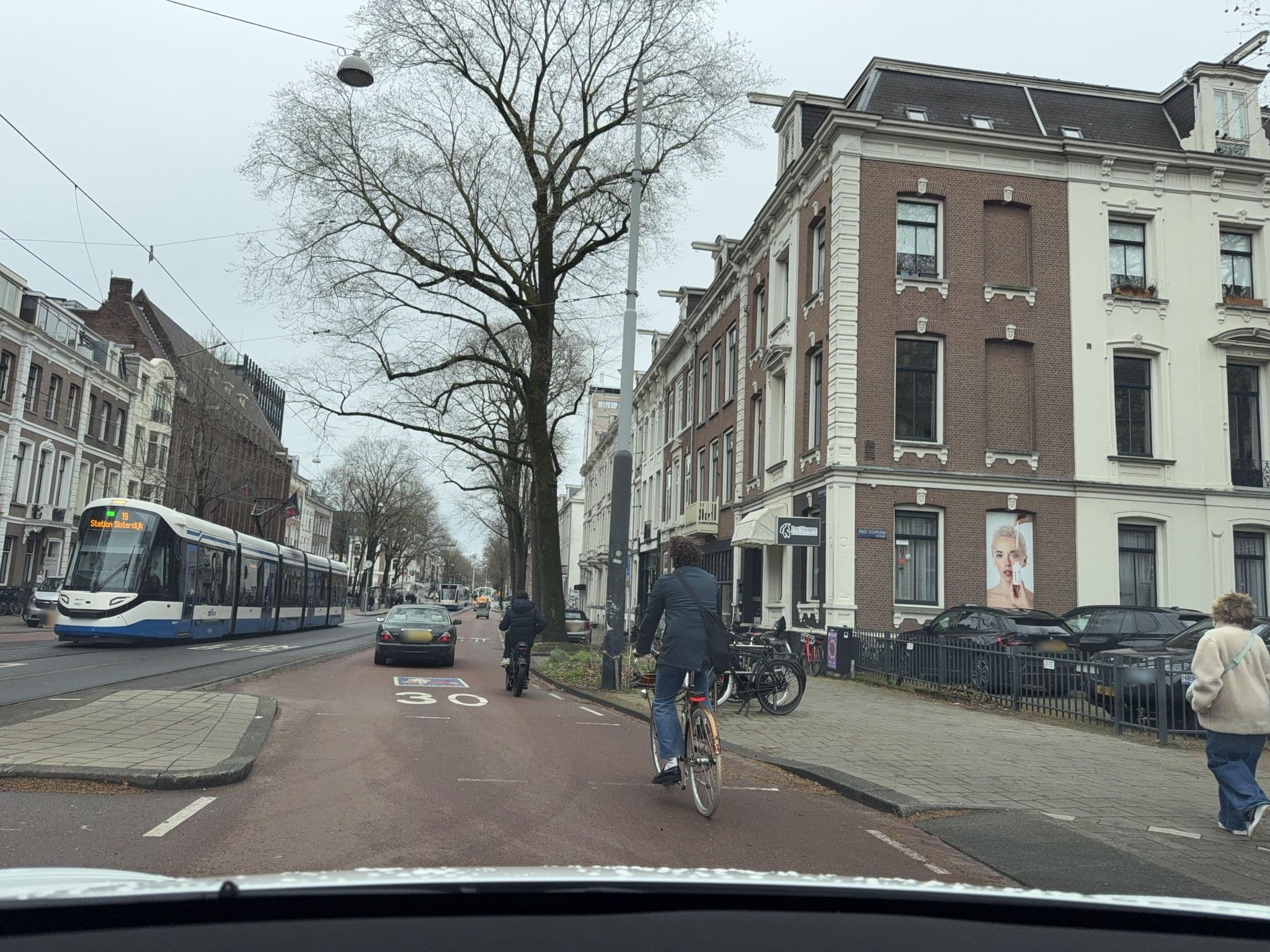 Street view near Amstel Health & Fitness Club, Dapperbuurt — © ottor (CC BY-SA · Mapillary)