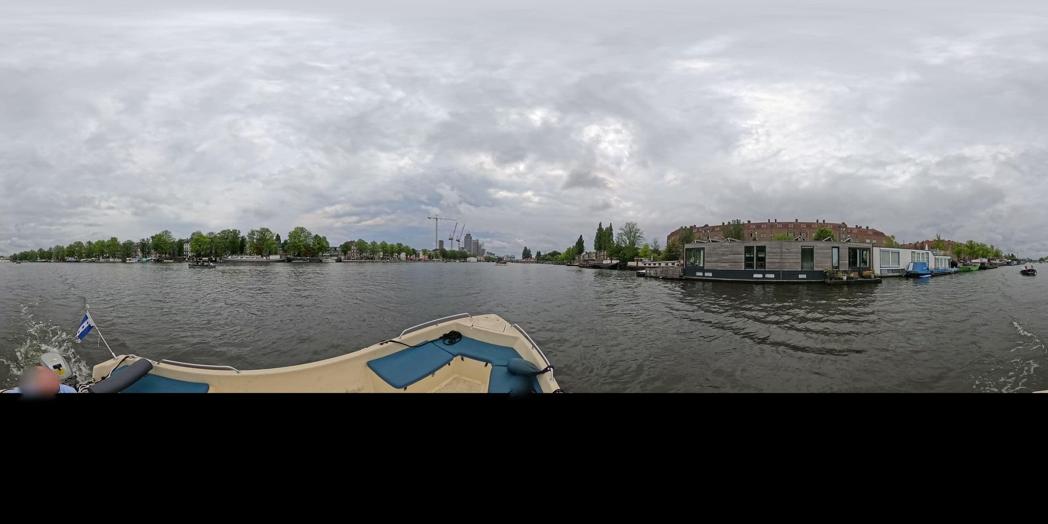 Street view near Hotel Amsterdam Houseboat, Dapperbuurt — © ottor (CC BY-SA · Mapillary)