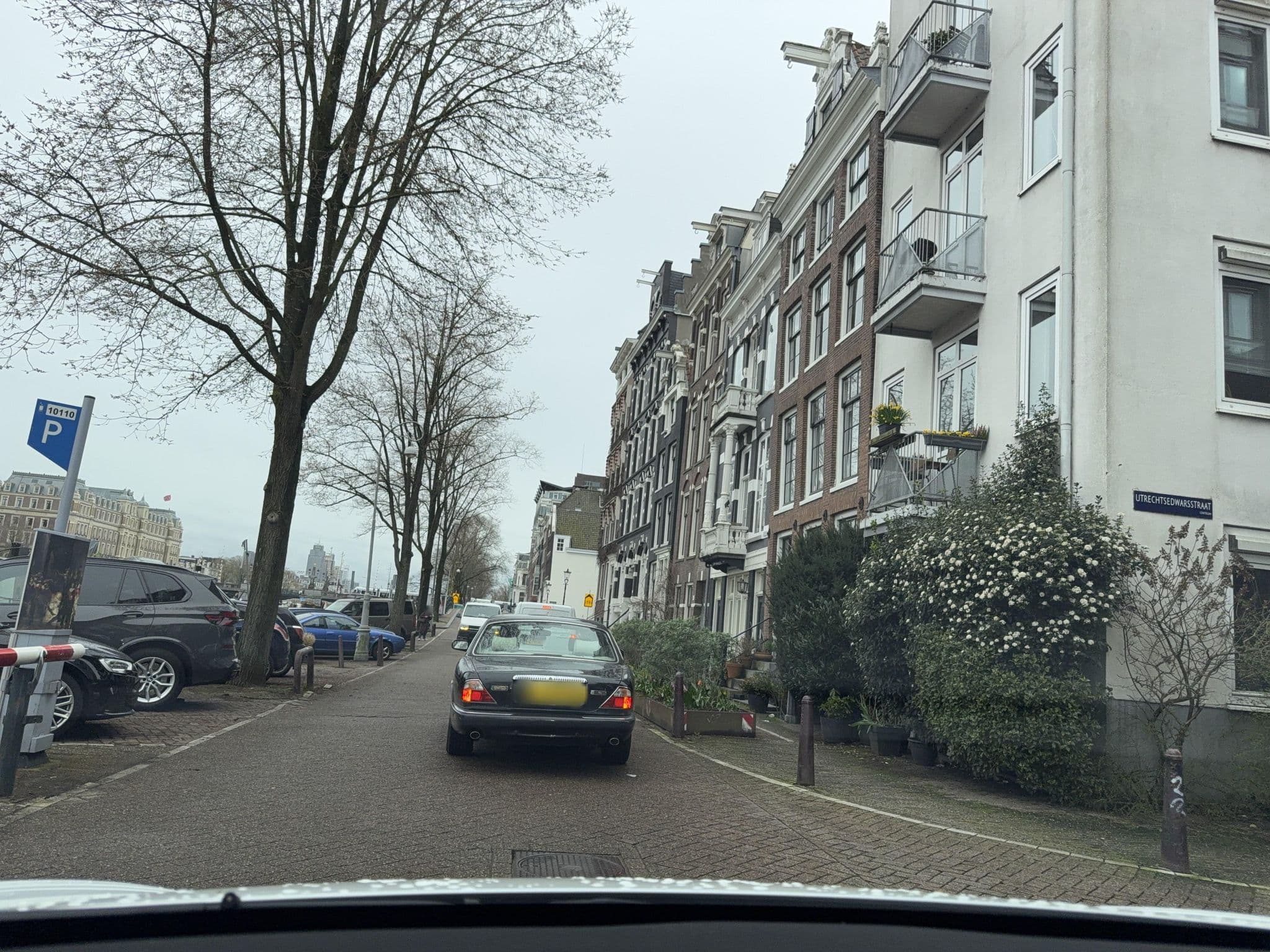 Street view near Designer Appartement on the Amstel, Amsterdam — © ottor (CC BY-SA · Mapillary)