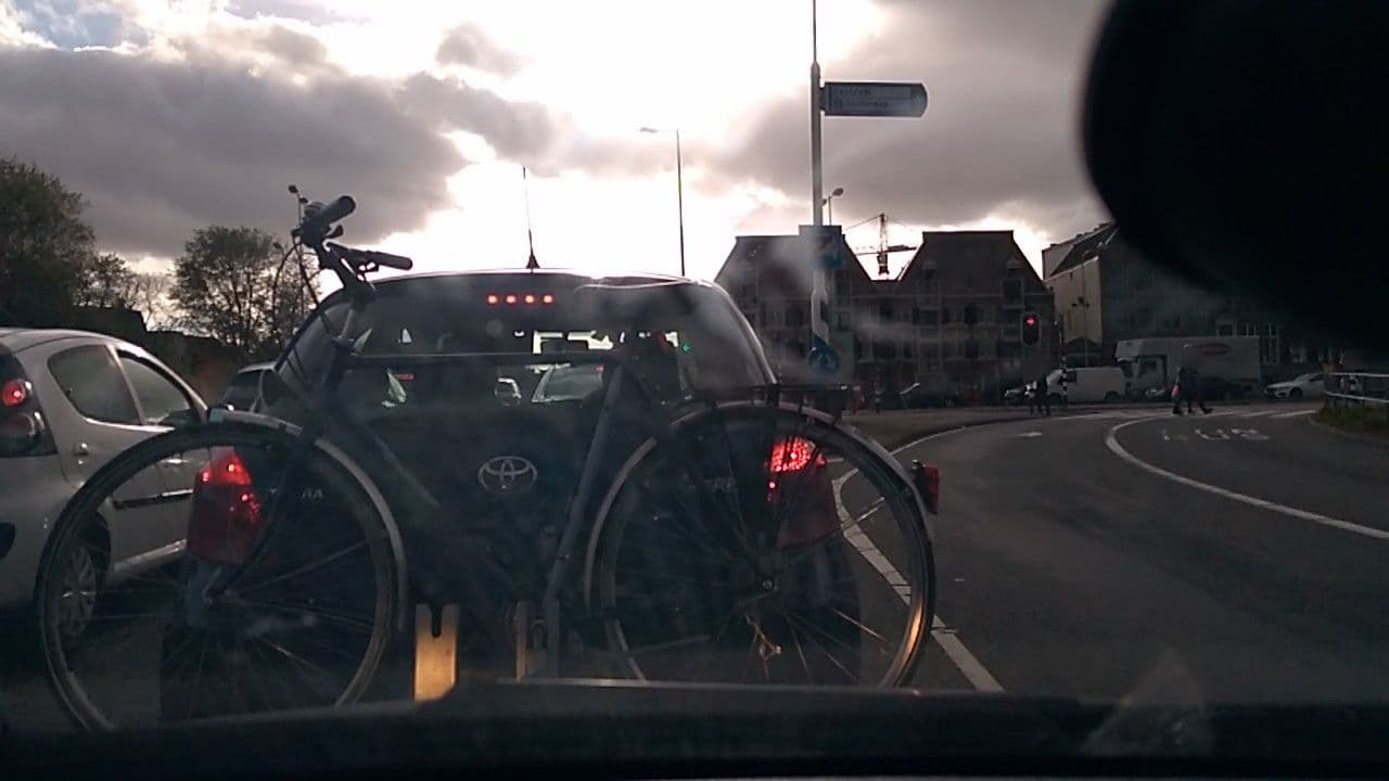 Street view near Hotelboot Angeline, Amsterdam — © geejee (CC BY-SA · Mapillary)