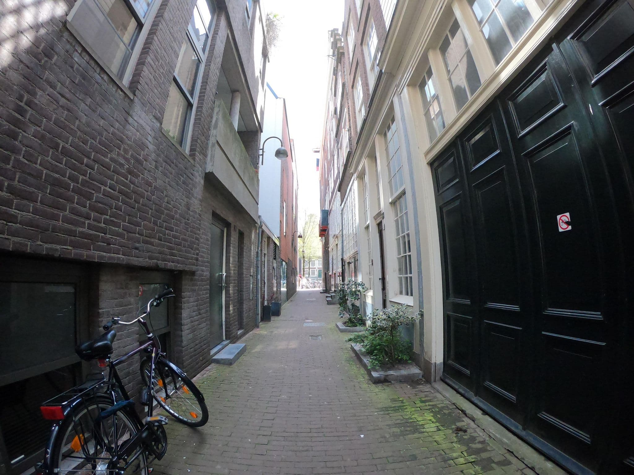 Street view near Easy Centre Apartments, Amsterdam — © richlv (CC BY-SA · Mapillary)