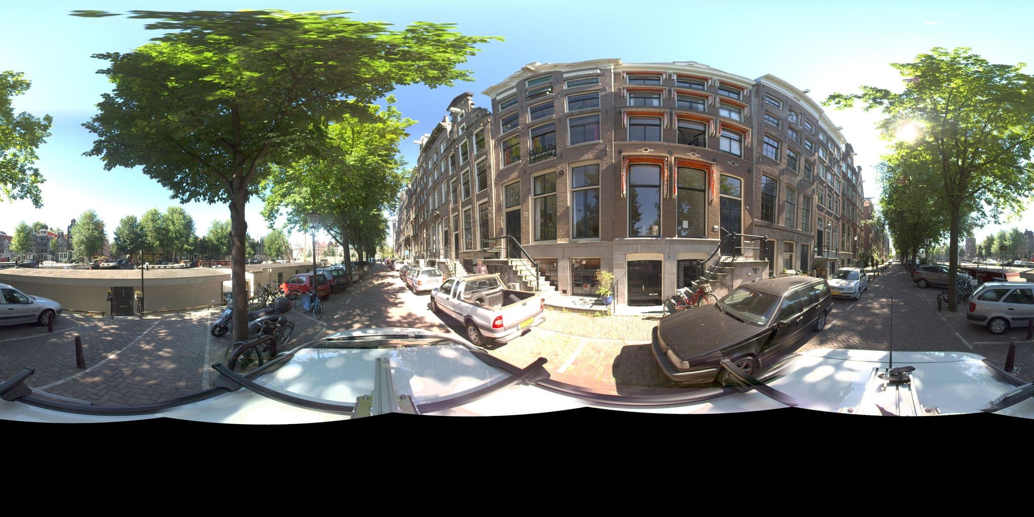 Street view near Nieuwmarkt Houseboat, Amsterdam — © amsterdam (CC BY-SA · Mapillary)