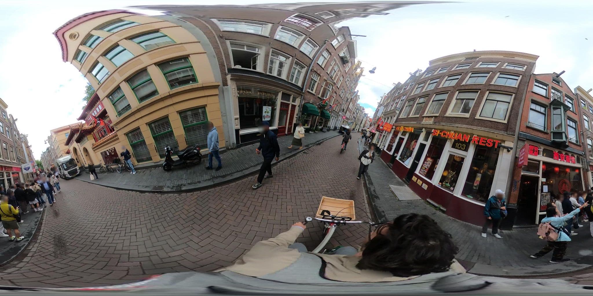 Street view near Central Comfortable Stay, Amsterdam — © robot8a (CC BY-SA · Mapillary)