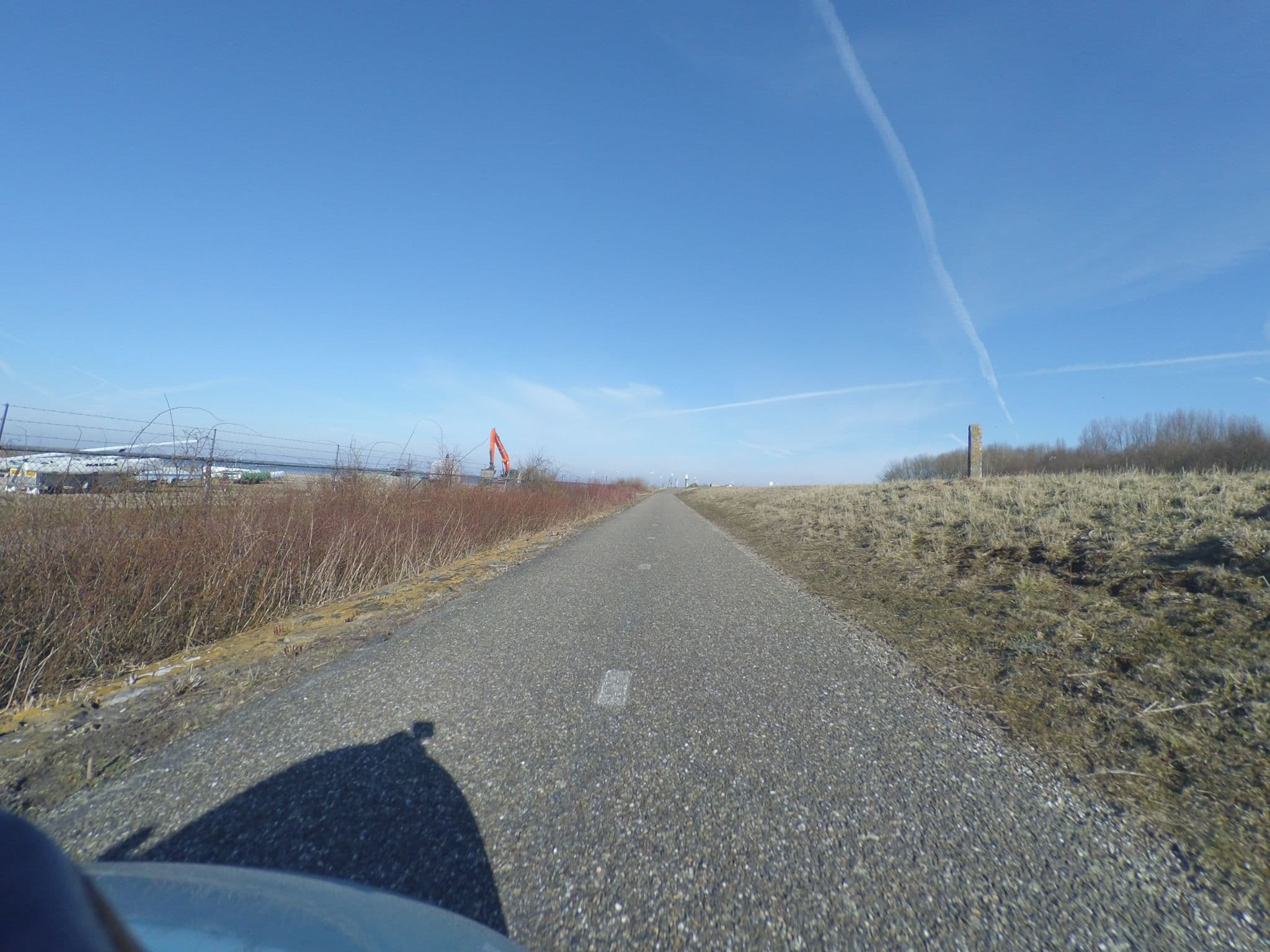 Street view near Beach Lodge Marina Muiderzand, Almere Duin — © peewee32 (CC BY-SA · Mapillary)