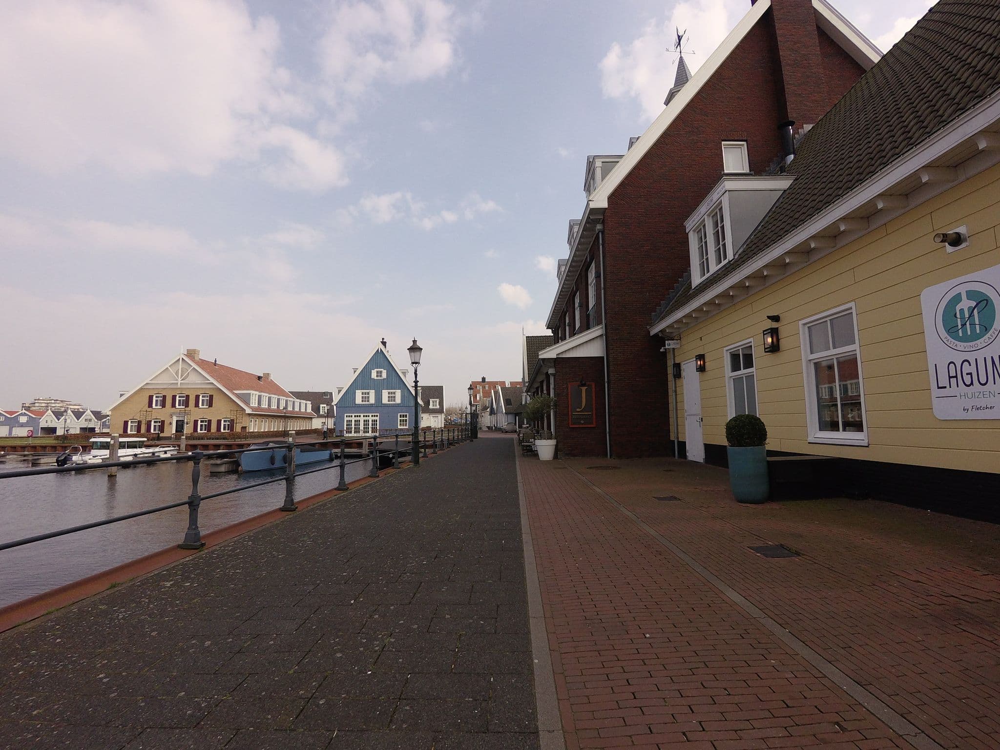 Street view near Fletcher Hotel Nautisch Kwartier, Huizen — © ankeric (CC BY-SA · Mapillary)