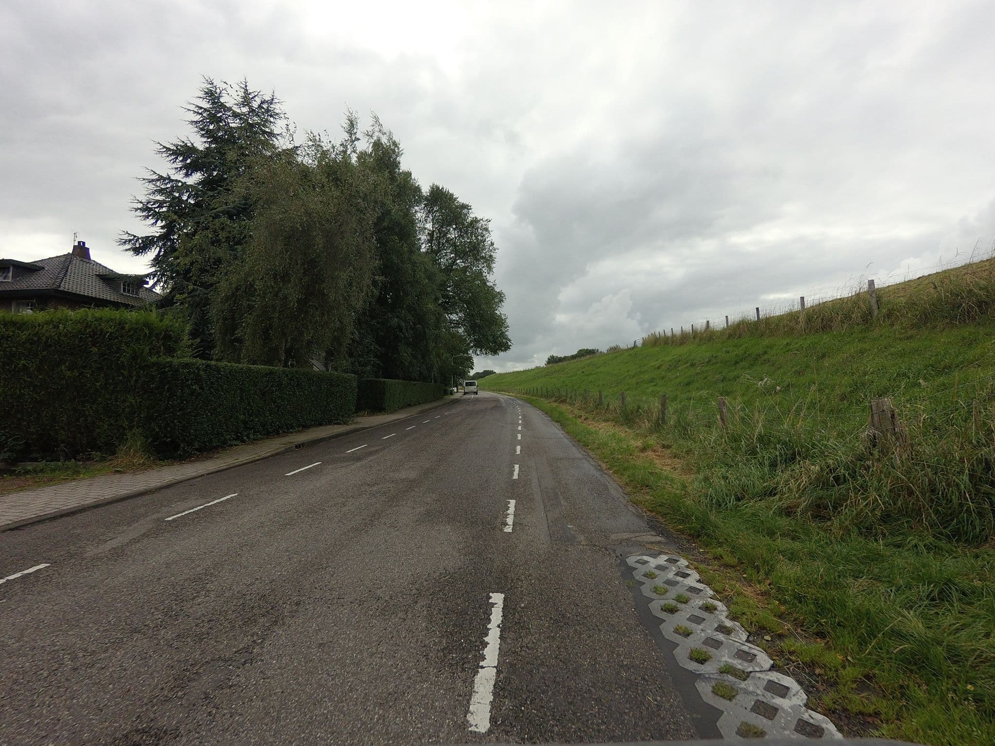 Street view near Unique House at Lake Ijsselmeer, Andijk — © ankeric (CC BY-SA · Mapillary)