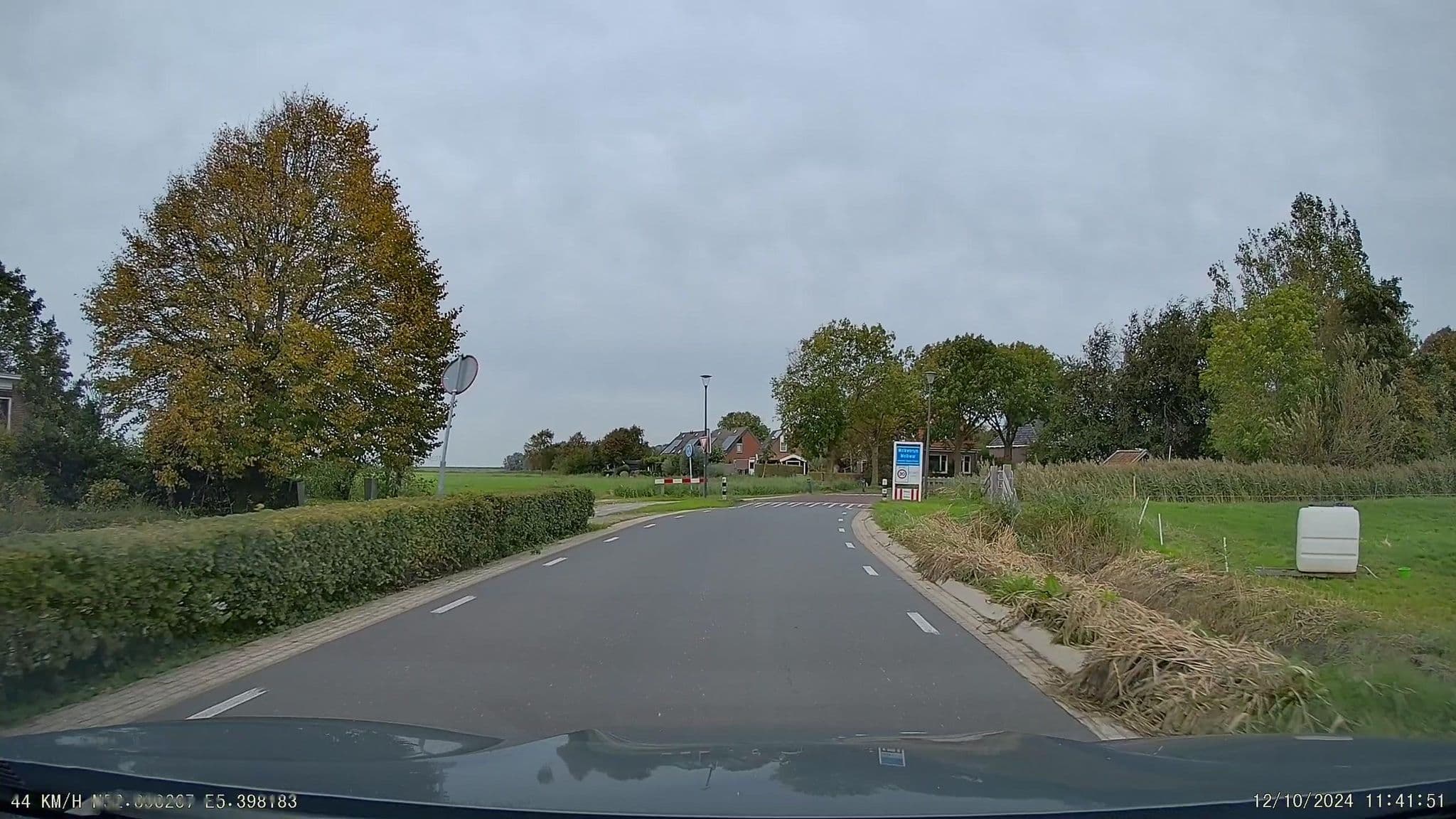 Street view near Tusken Himel en Ierde, Koudum — © thewizard (CC BY-SA · Mapillary)