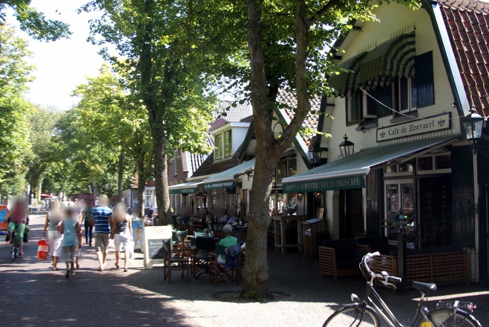 Street view near Superior Kamer Nr 24, Oost-Vlieland — © txllxt (CC BY-SA · Mapillary)