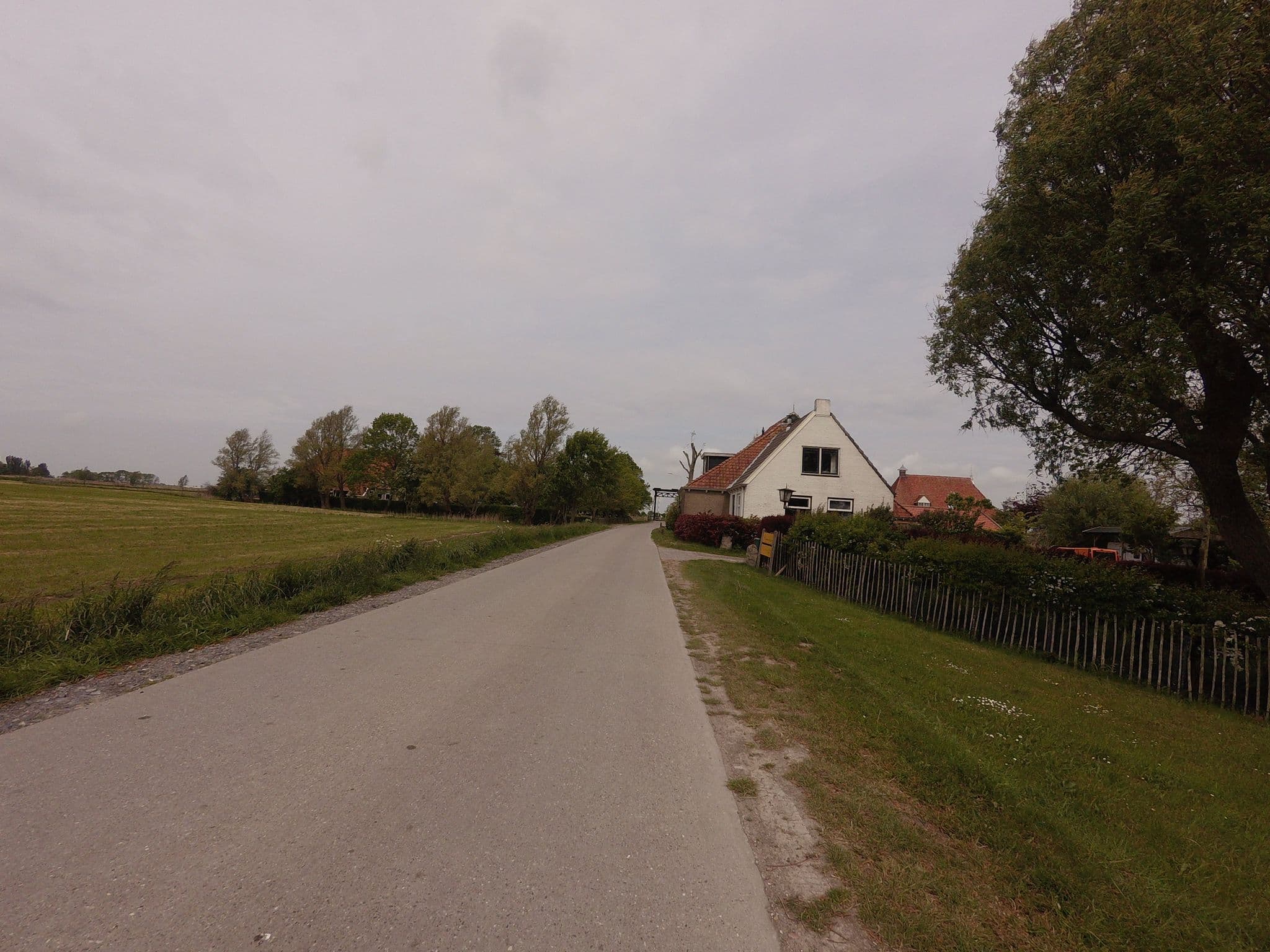 Street view near Centrum Wilgenhoeve, Makkum — © ankeric (CC BY-SA · Mapillary)