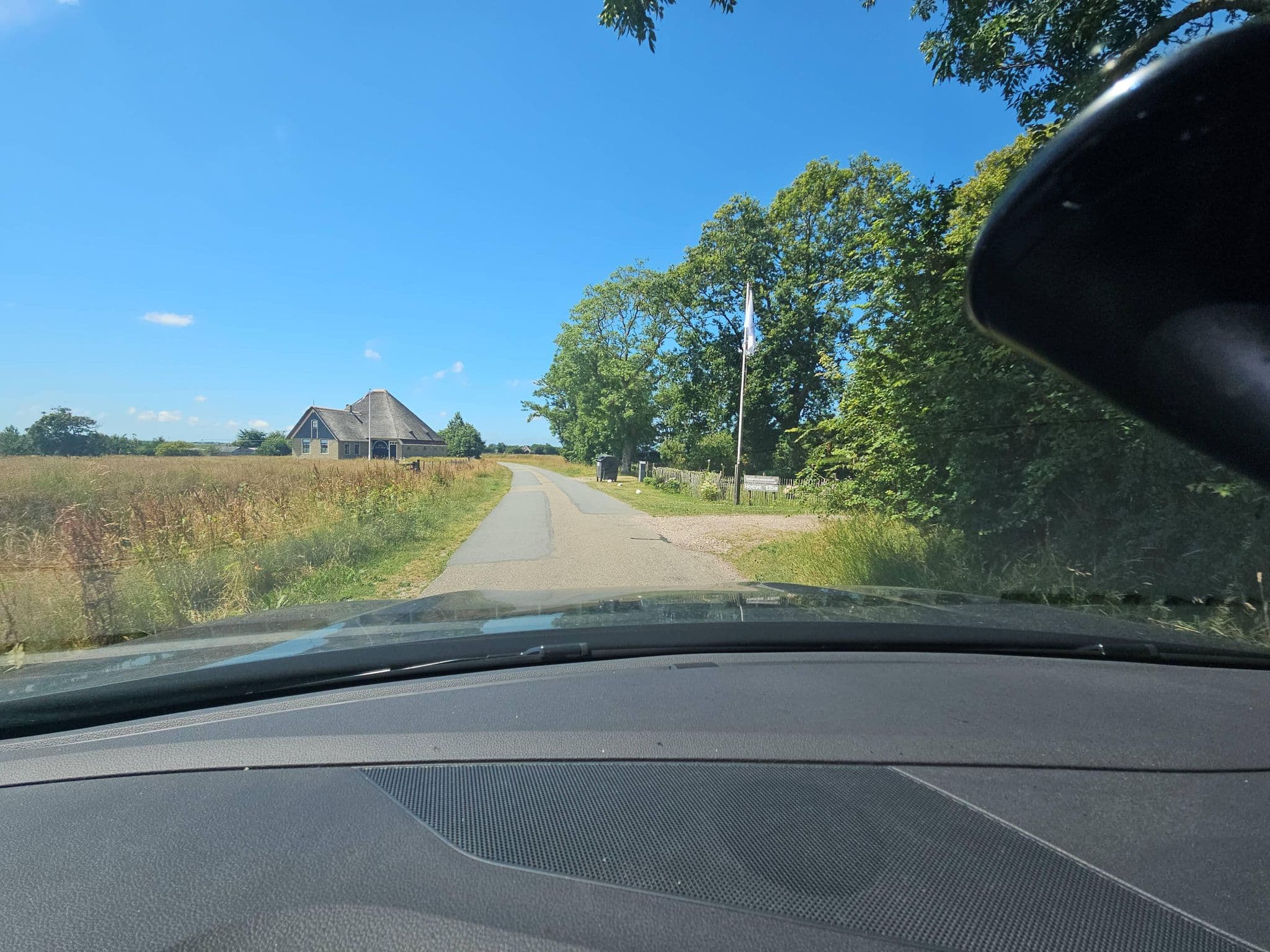 Street view near Het Kamphuis, Den Burg — © toho (CC BY-SA · Mapillary)