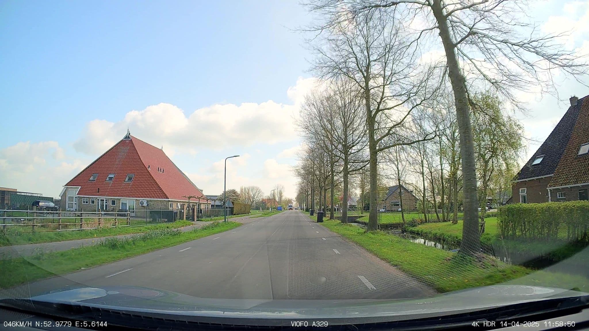 Street view near De Trije Peppels, Heeg — © thewizard (CC BY-SA · Mapillary)