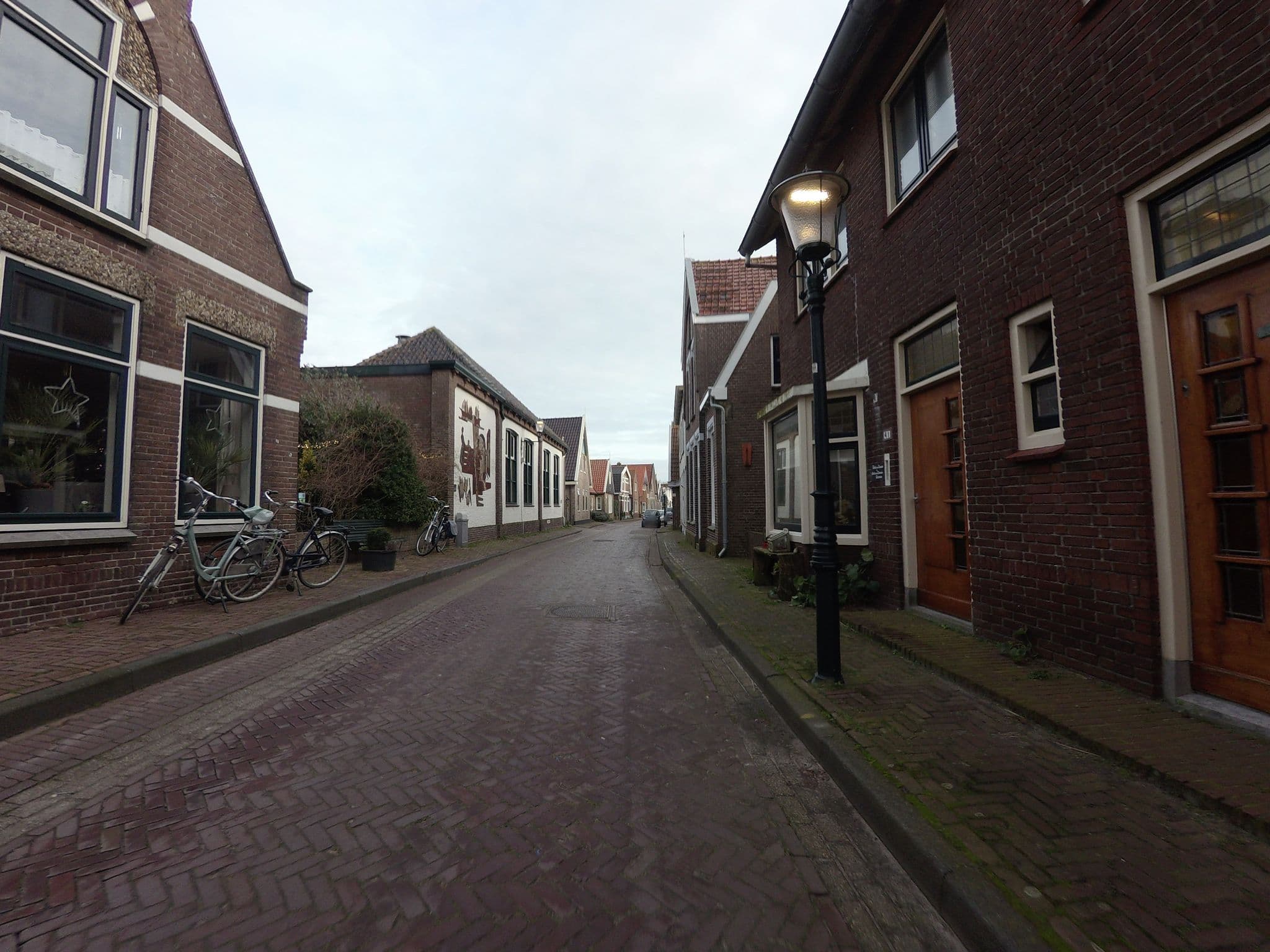 Street view near Bungalow verhuur v/d El, Den Burg — © ankeric (CC BY-SA · Mapillary)