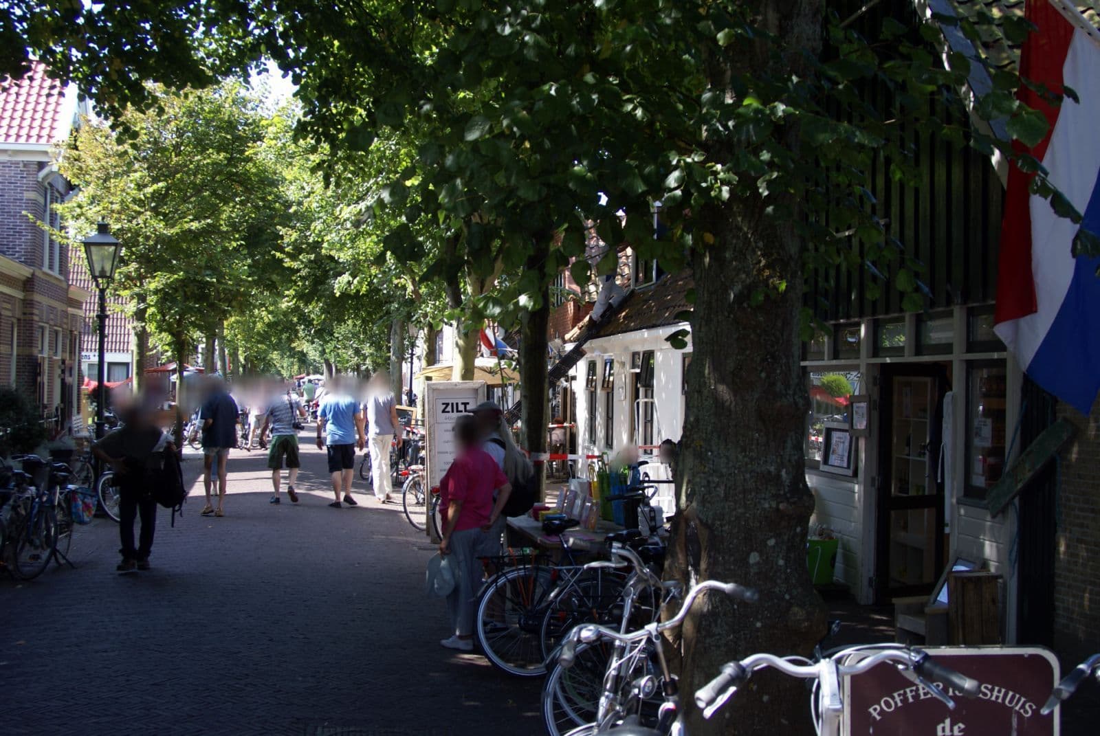 Street view near Loods Hotel Golfzang Kamer 22, Oost-Vlieland — © txllxt (CC BY-SA · Mapillary)