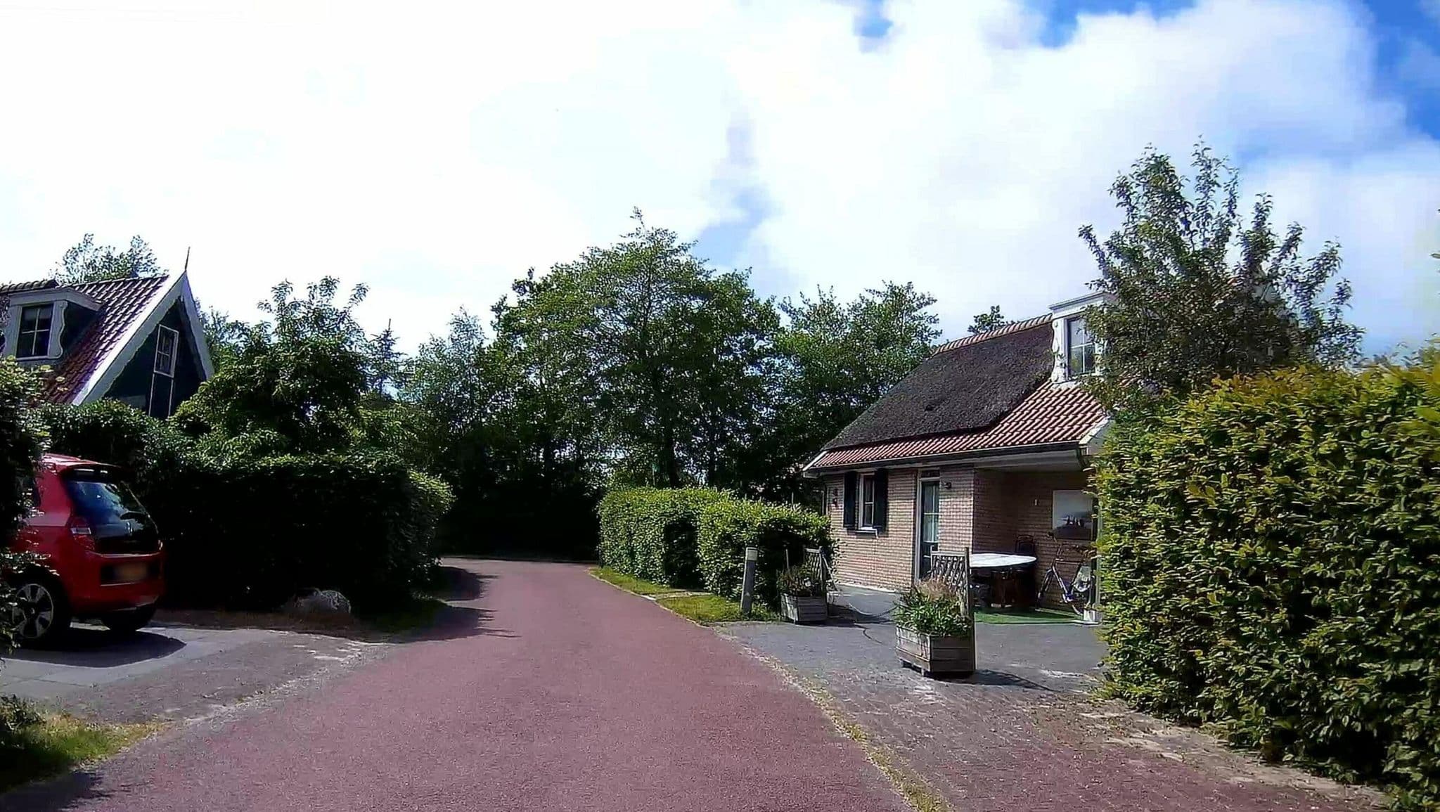Street view near Bungalow 424, De Koog — © micmin1972 (CC BY-SA · Mapillary)