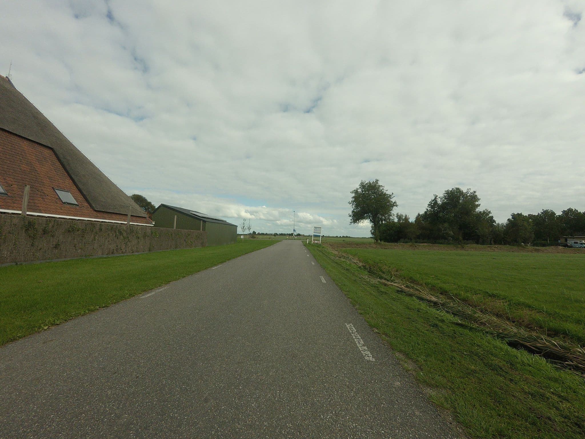 Street view near Menno's Pleats Kampeerboerderij, Workum — © ankeric (CC BY-SA · Mapillary)