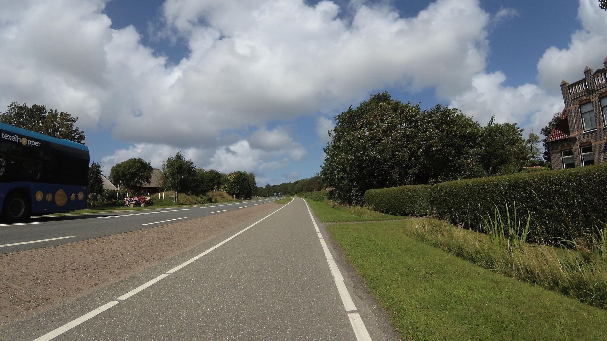 Street view near Zon en Vrijheid, De Koog — © teddy73 (CC BY-SA · Mapillary)