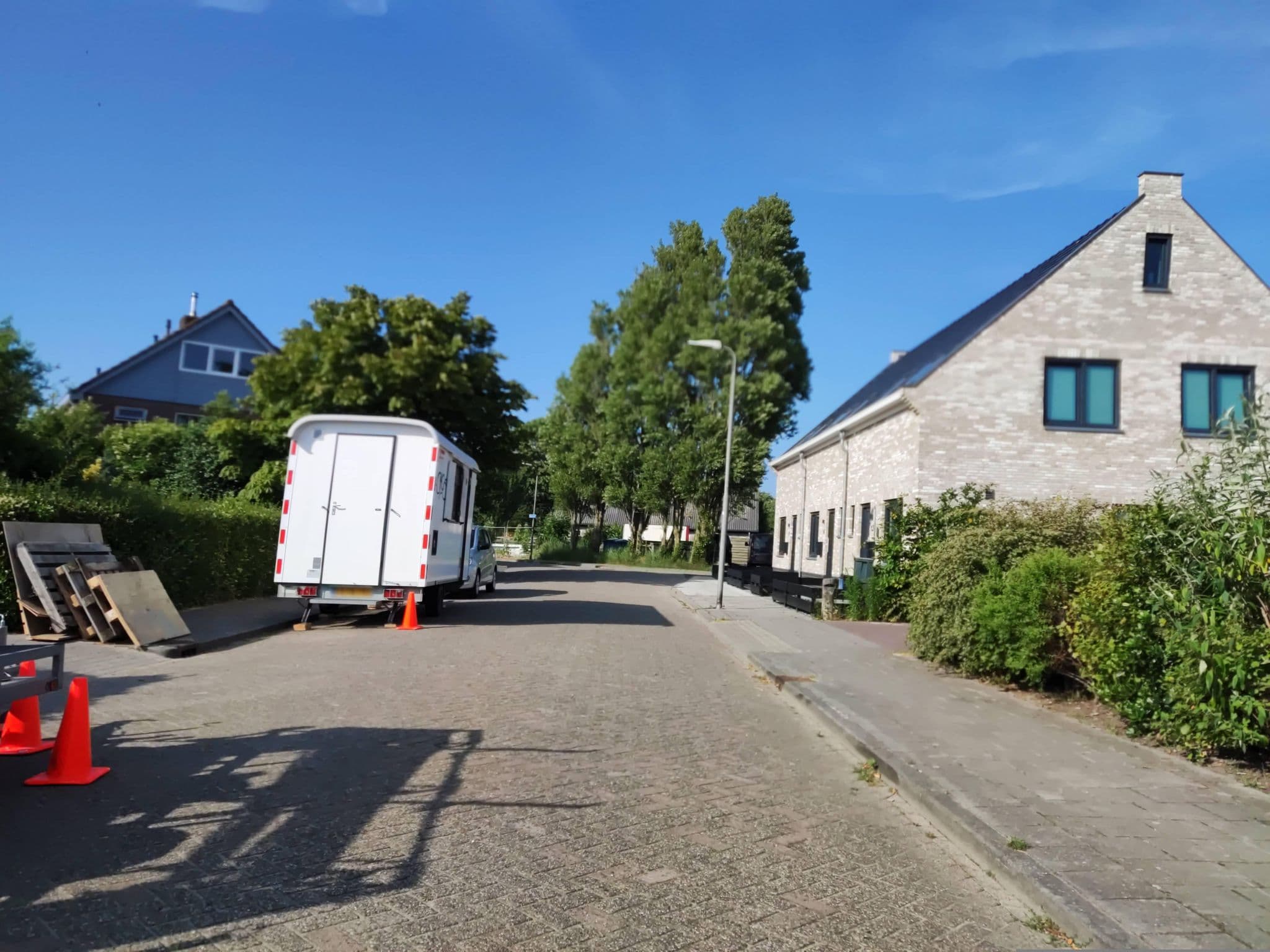 Street view near Hoeve Holland, De Koog — © t_hartung (CC BY-SA · Mapillary)