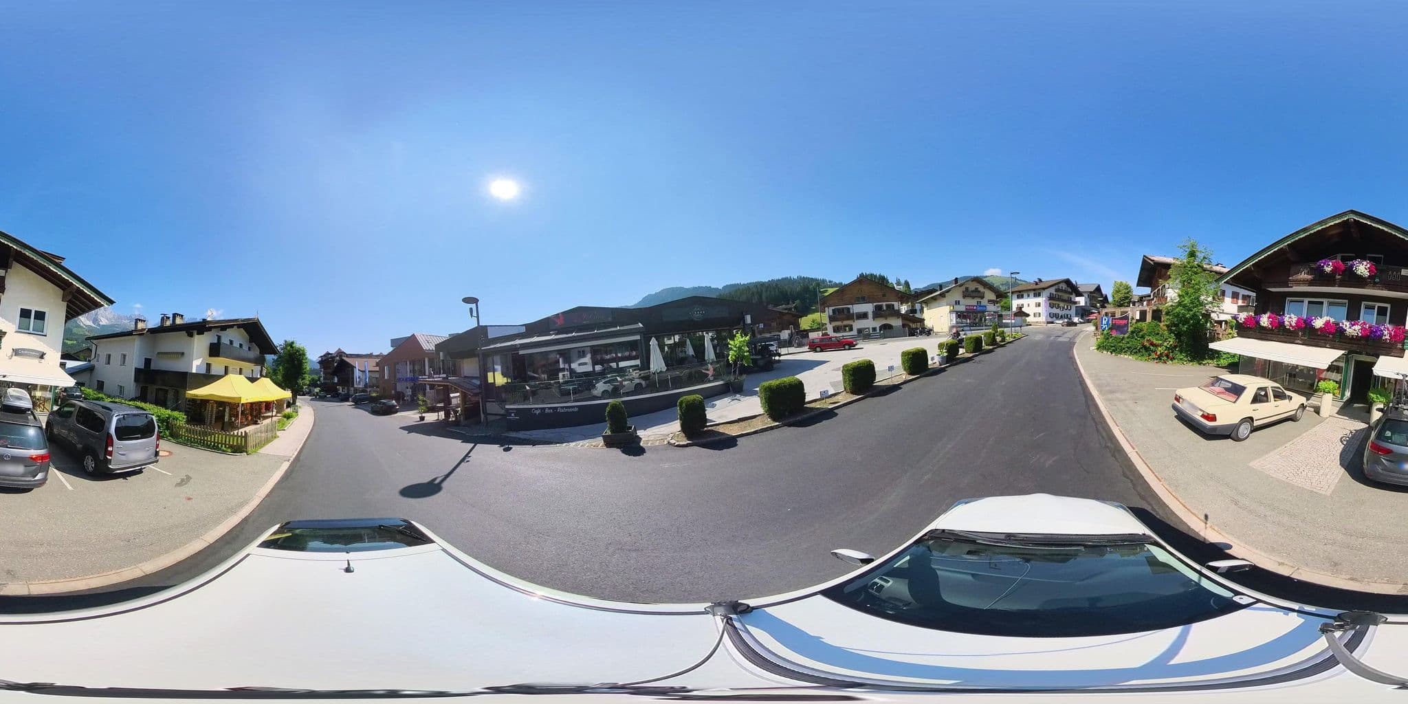 Street view near Alp King Hostel, Ellmau — © osmplus_org (CC BY-SA · Mapillary)