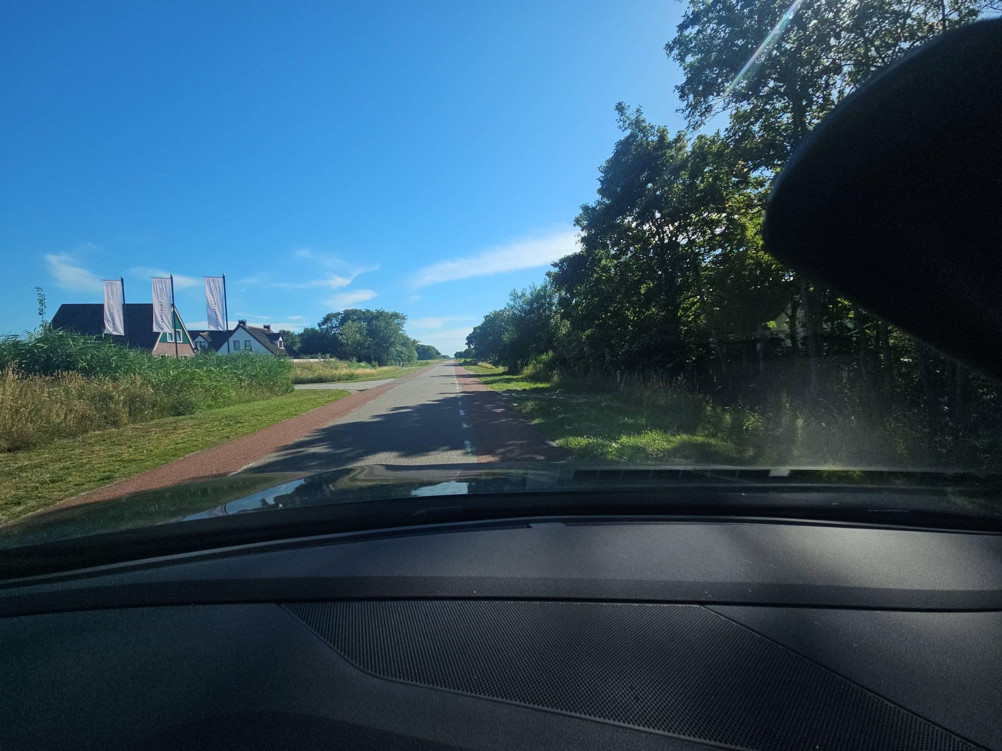 Street view near Het Eilandhotel, De Koog — © toho (CC BY-SA · Mapillary)
