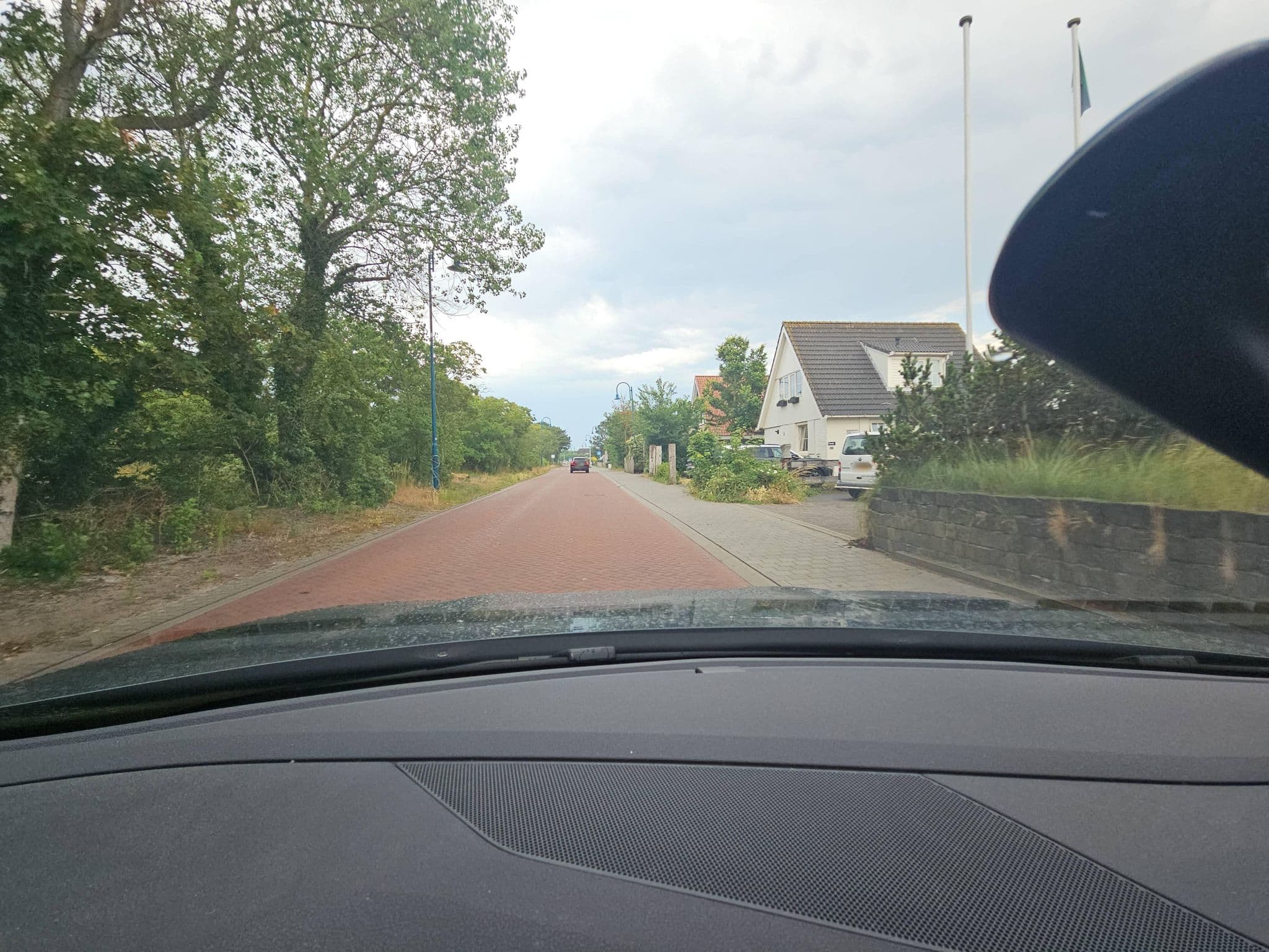 Street view near Het Strandhuys, De Koog — © toho (CC BY-SA · Mapillary)