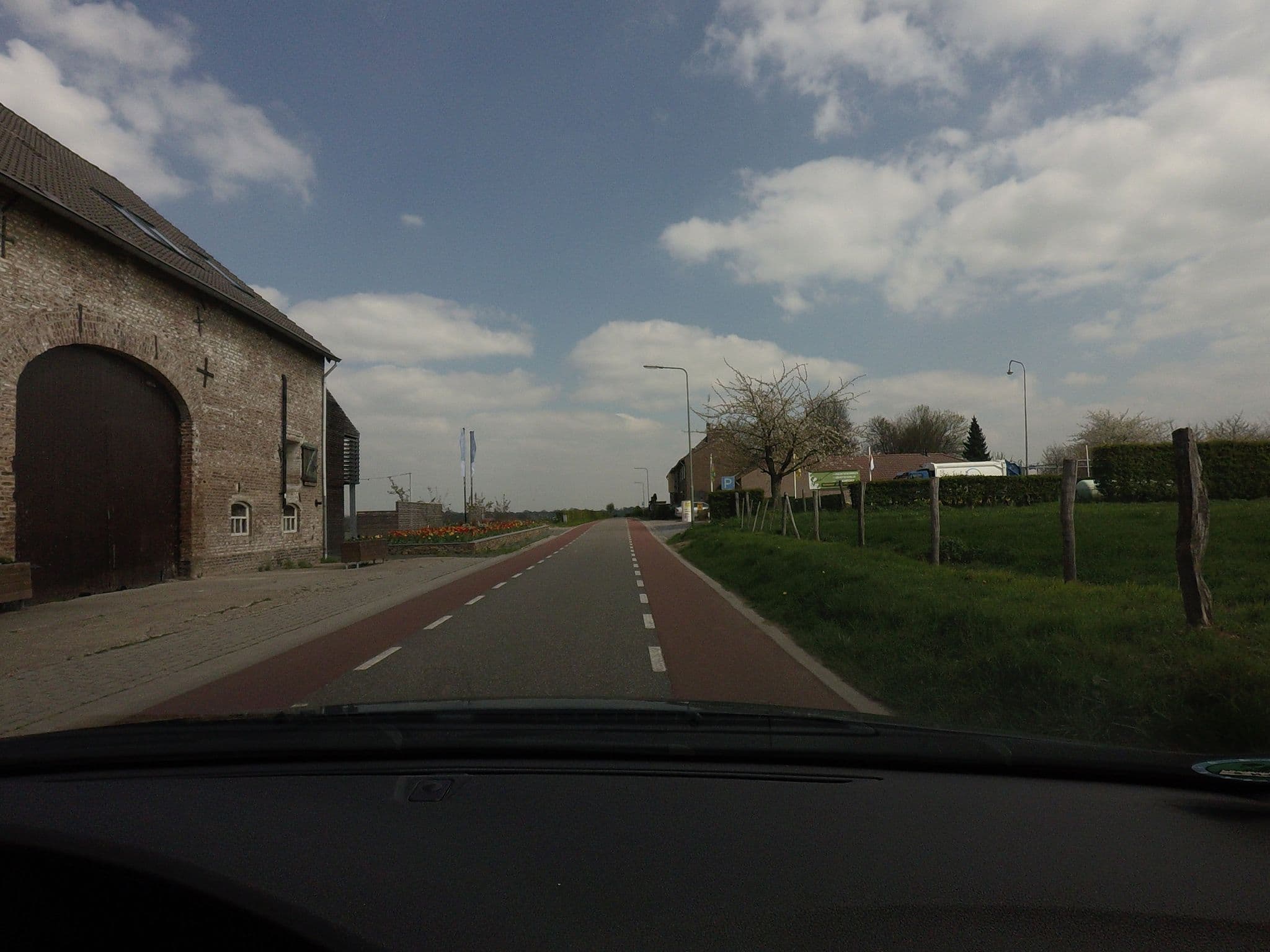 Street view near hei15, Eijsden — © madel (CC BY-SA · Mapillary)