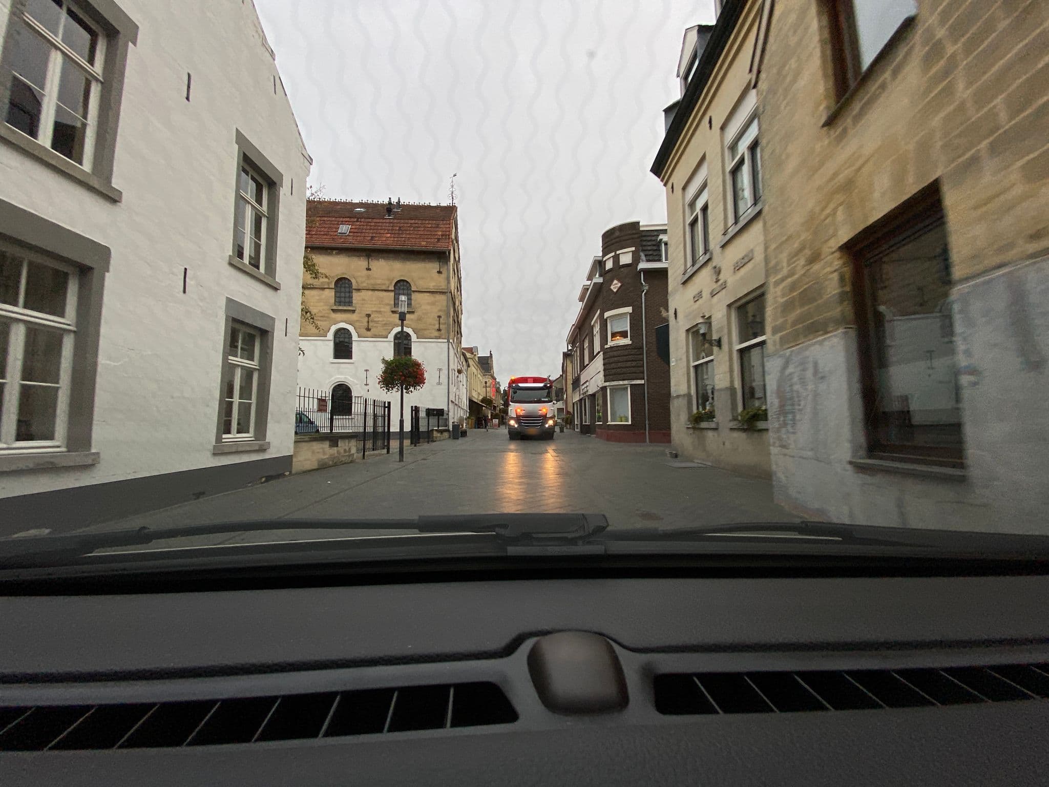 Street view near Café Pension 't Haantje, Broekhem — © kisontheroad (CC BY-SA · Mapillary)