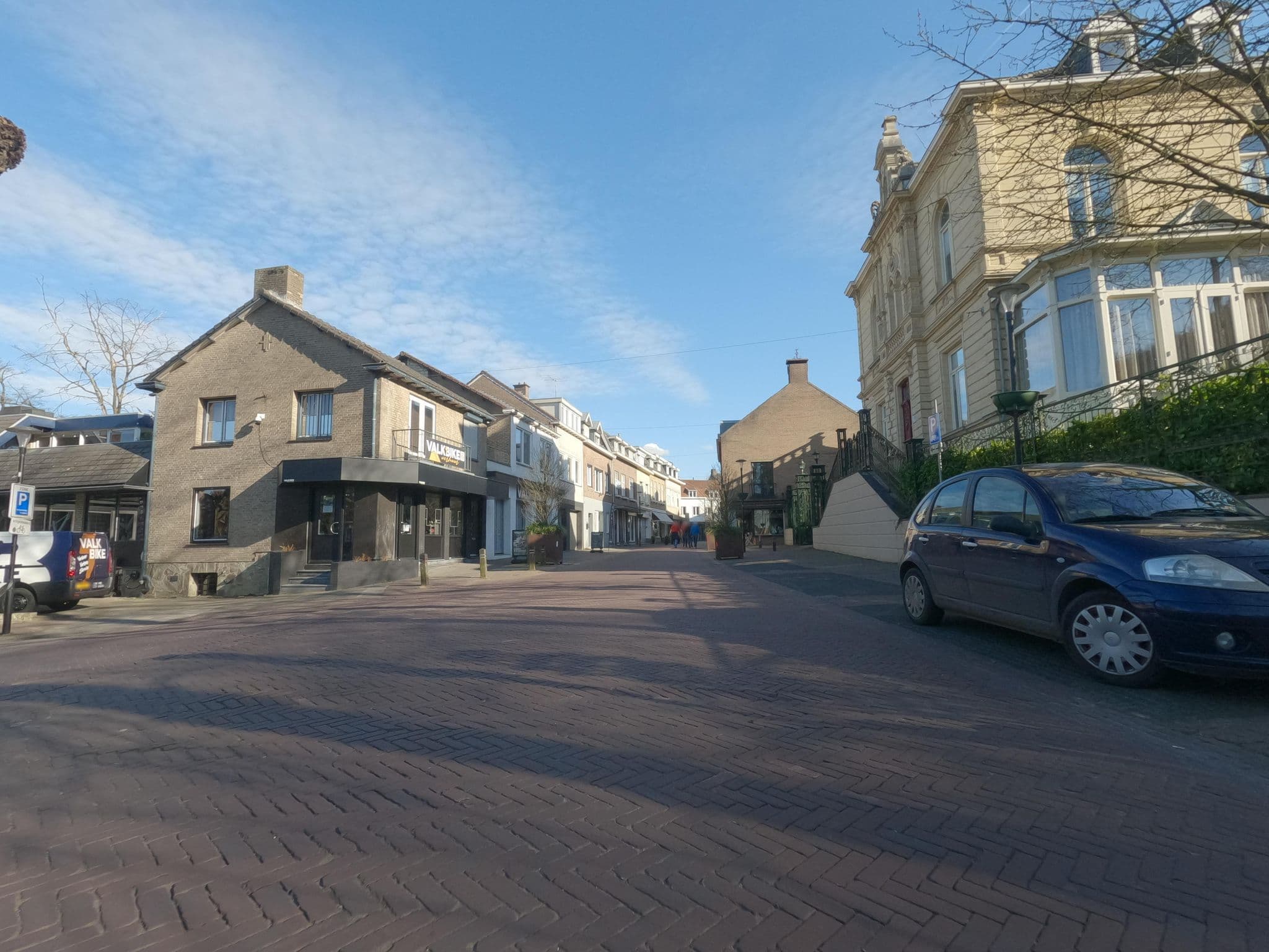 Street view near Parkhotel de Villa, Broekhem — © hektor1989 (CC BY-SA · Mapillary)