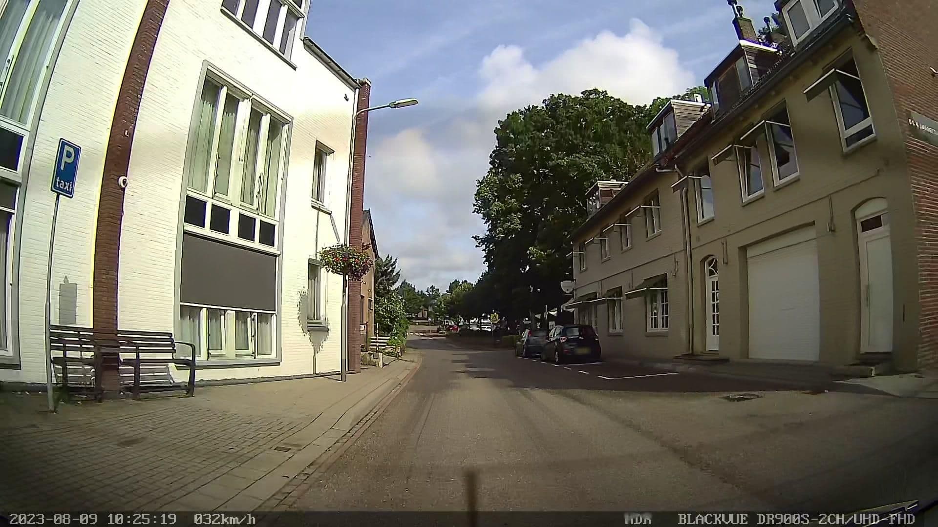 Street view near Hotel Creusen Epen, Mechelen — © madel (CC BY-SA · Mapillary)