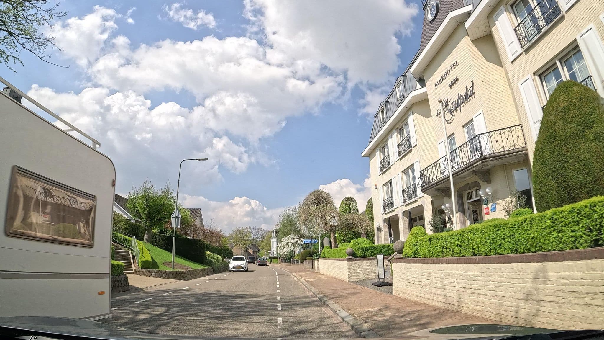 Street view near Parkhotel 't Gulpdal, Banholt — © thewizard (CC BY-SA · Mapillary)