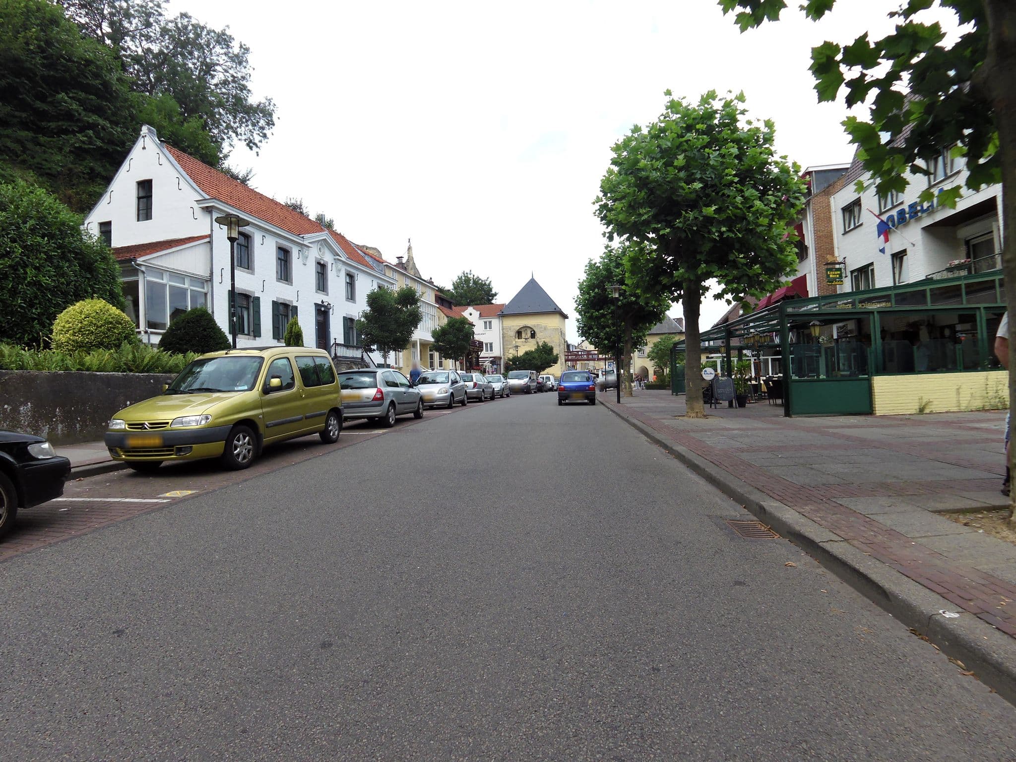 Street view near hotel Janssens, Broekhem — © madel (CC BY-SA · Mapillary)