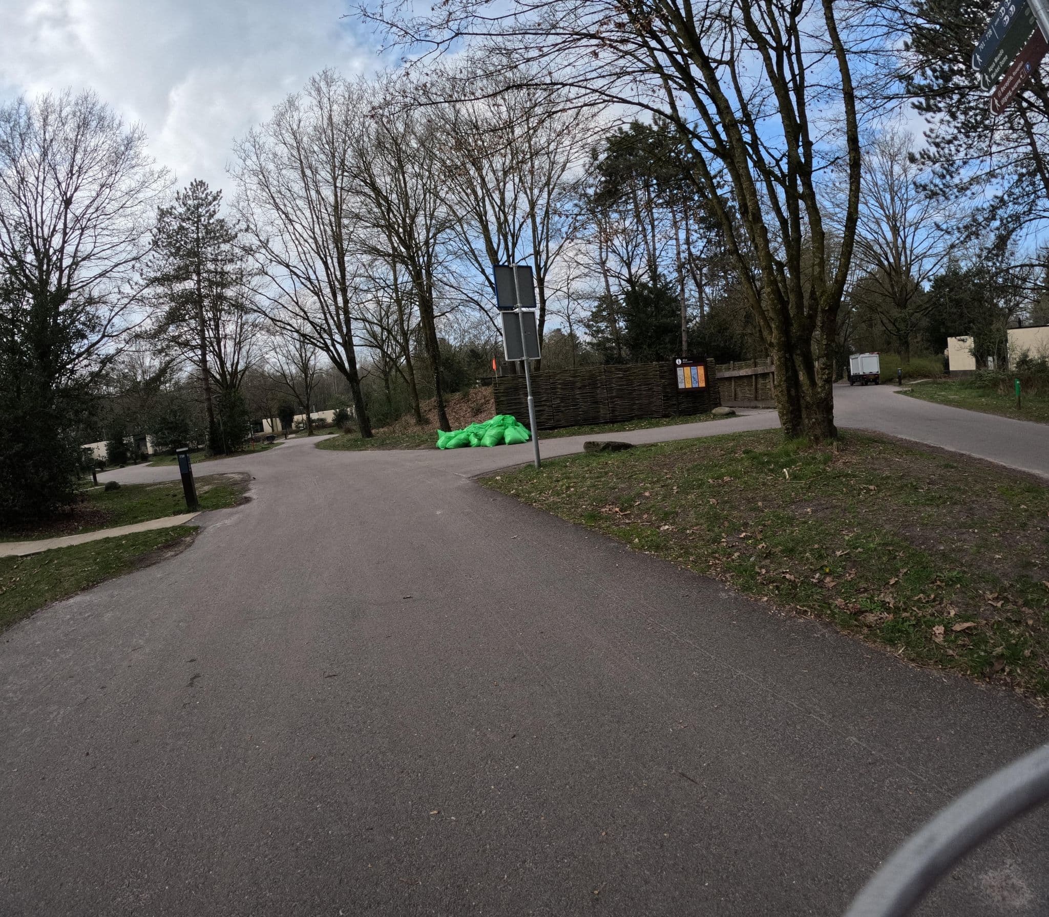 Street view near Cottage 738, America — © tjorim (CC BY-SA · Mapillary)