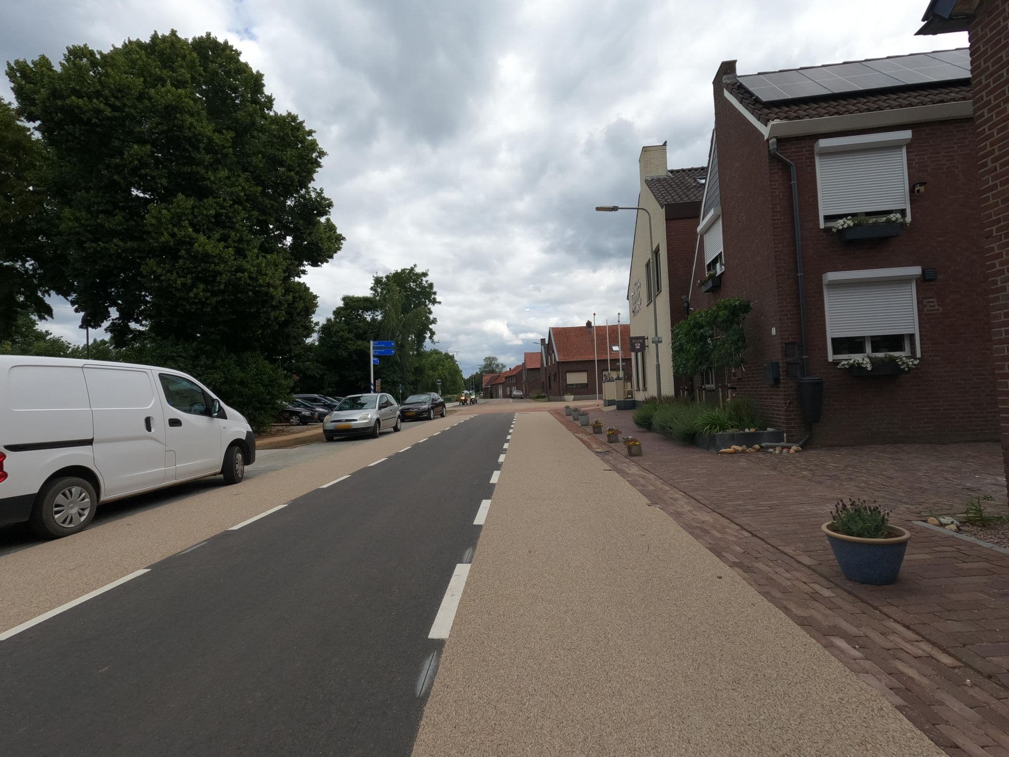 Street view near V.O.F. Hotel-Restaurant Lakerhof, Echt — © hektor1989 (CC BY-SA · Mapillary)