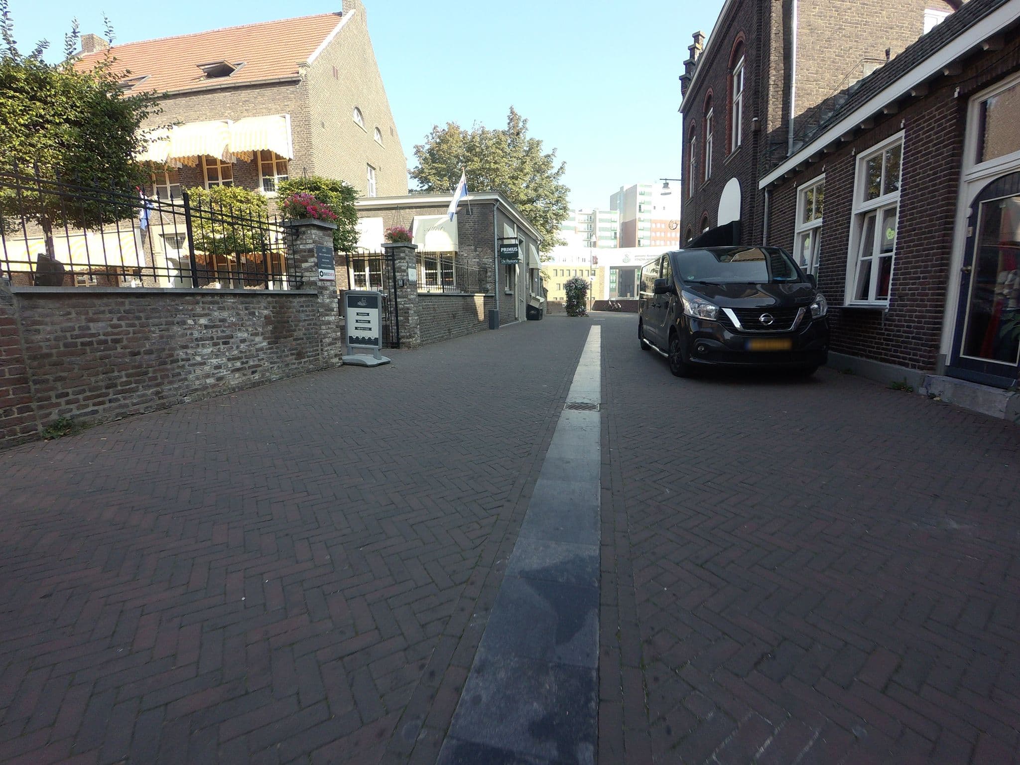 Street view near De Pastorie B&B, Roermond — © madel (CC BY-SA · Mapillary)