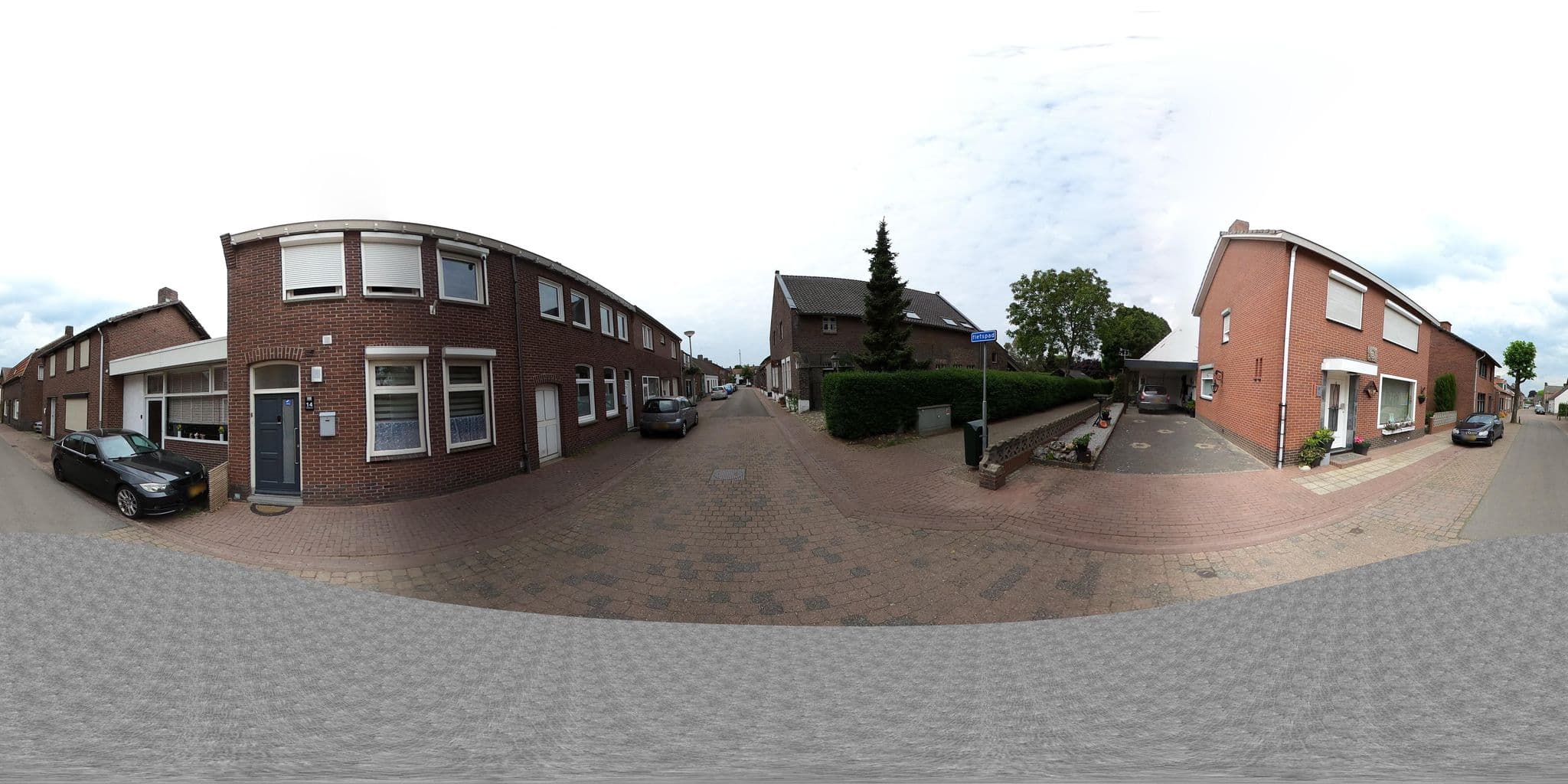 Street view near De Suikerschuur, Thorn — © Eebie (CC BY-SA · Mapillary)