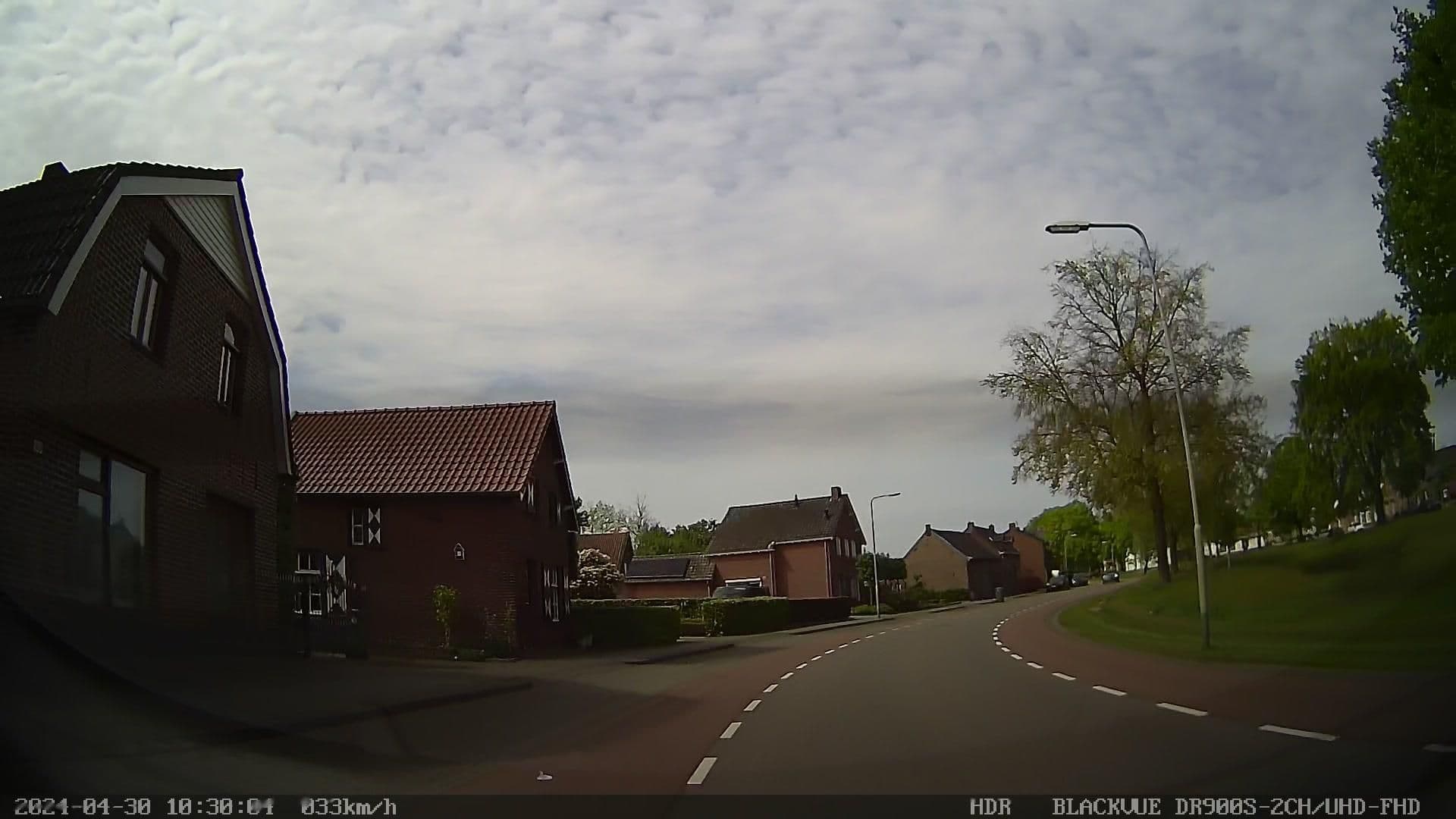 Street view near Hotel Gasterij in het Gouden Hoefijzer, Brachterbeek — © madel (CC BY-SA · Mapillary)