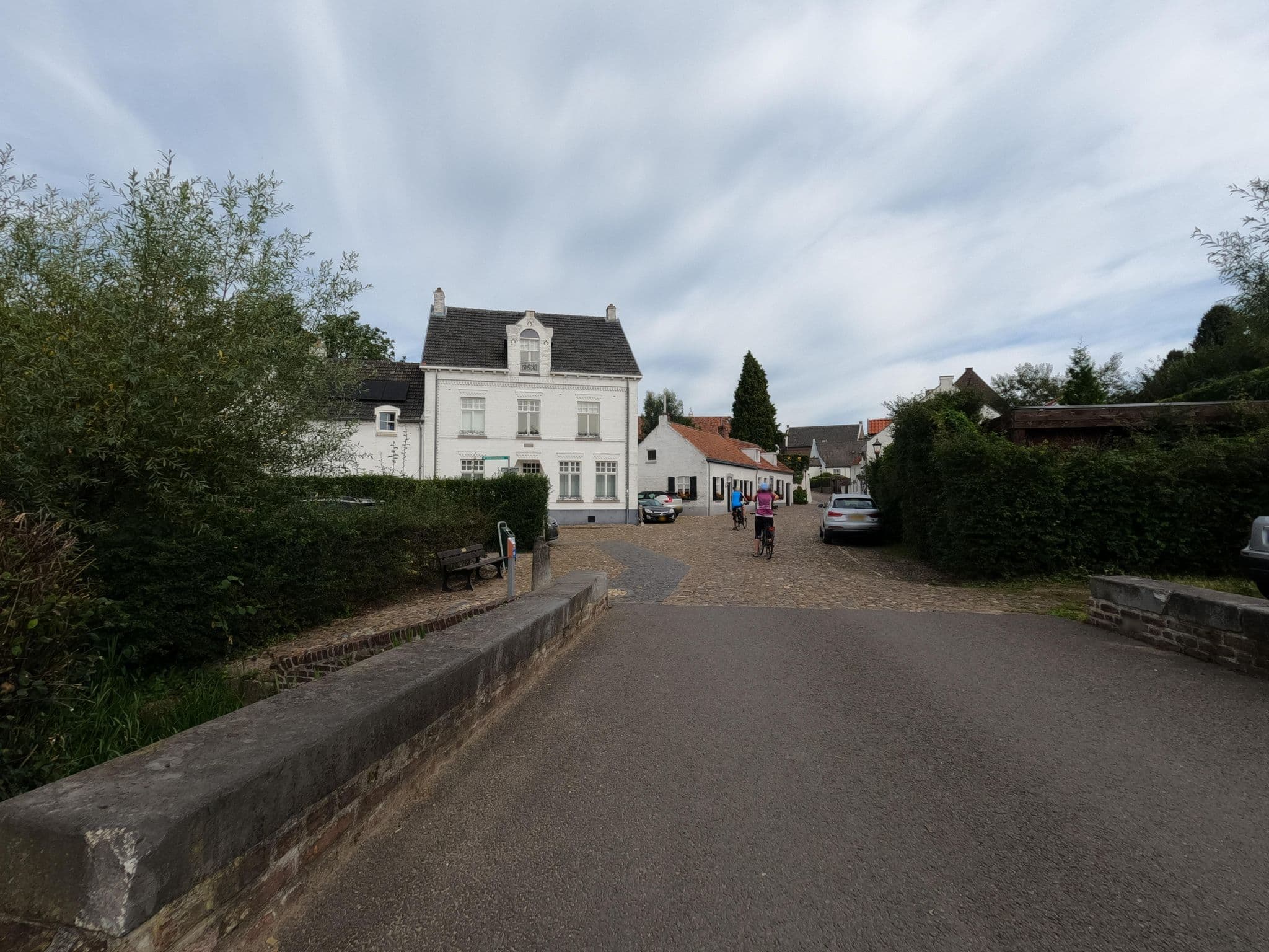 Street view near Het Molenaarshuis, Thorn — © hektor1989 (CC BY-SA · Mapillary)