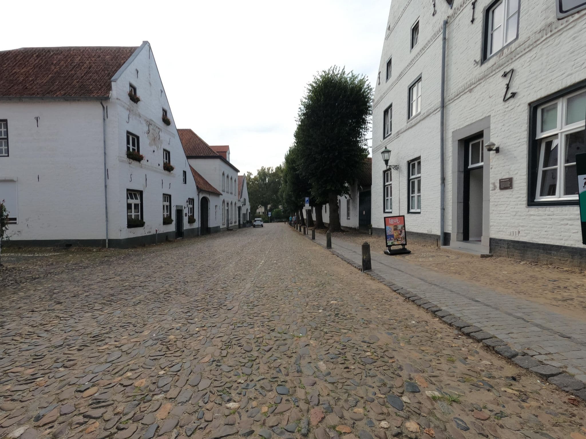 Street view near Hotelkamer J&F, Thorn — © hektor1989 (CC BY-SA · Mapillary)