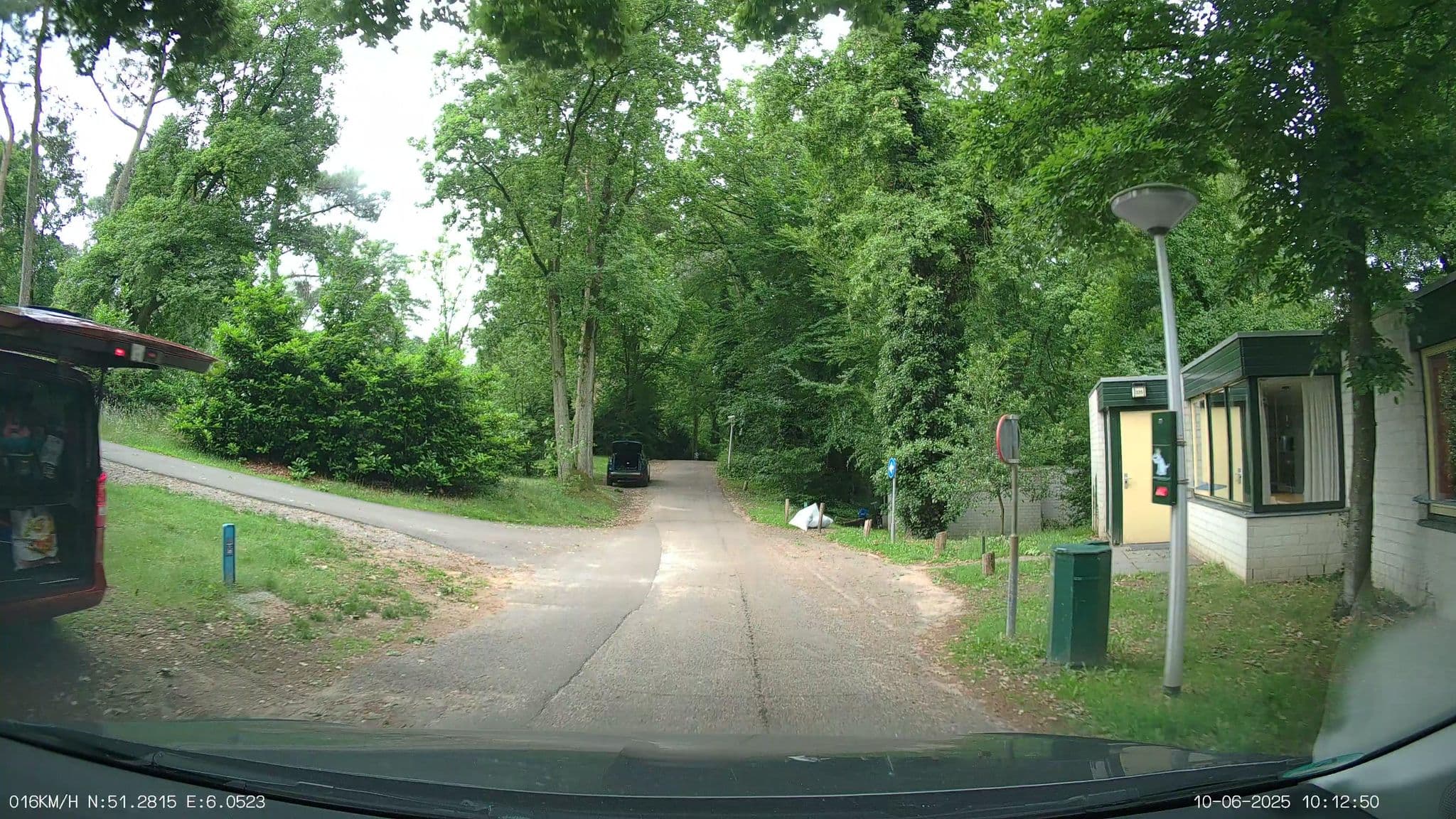 Street view near Cottage 325, Kessel — © heetENkoel (CC BY-SA · Mapillary)