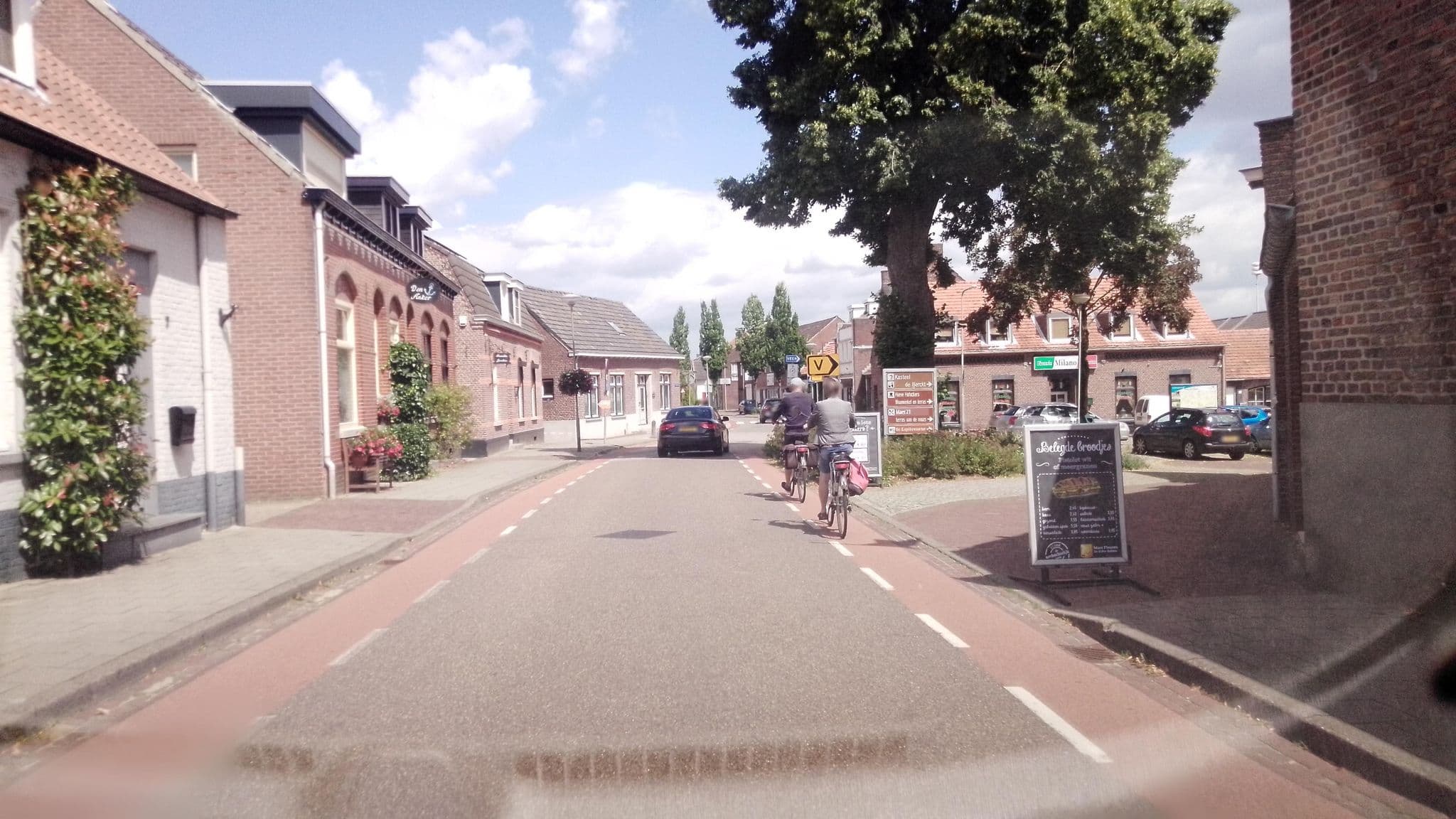 Street view near Centraal Baarlo, Baarlo — © joopjrvdl (CC BY-SA · Mapillary)