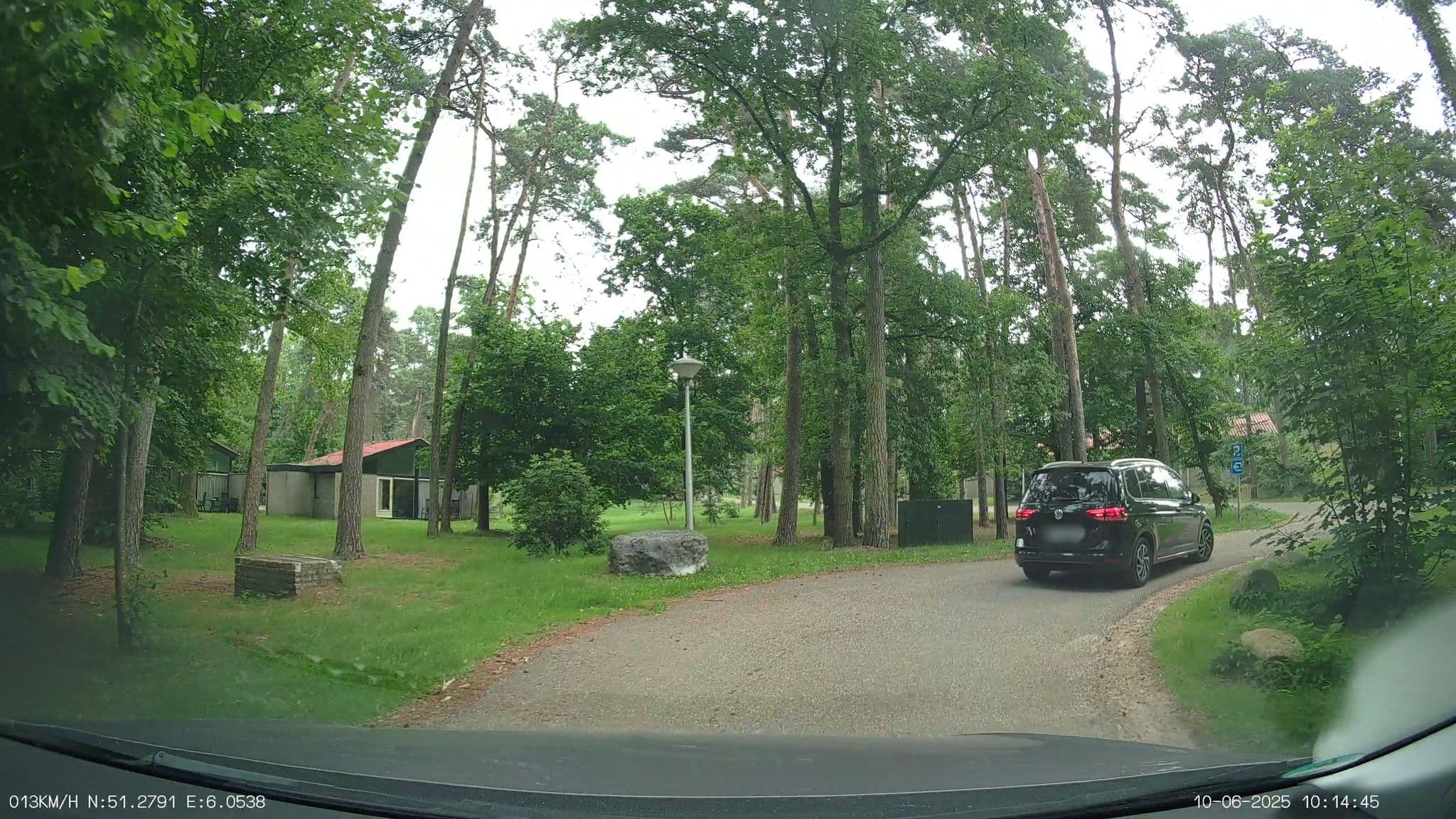 Street view near Cottage 604, Kessel — © heetENkoel (CC BY-SA · Mapillary)