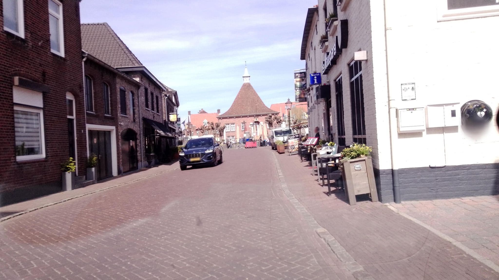 Street view near Hotel Restaurant De Maasparel Arcen, Arcen — © joopjrvdl (CC BY-SA · Mapillary)