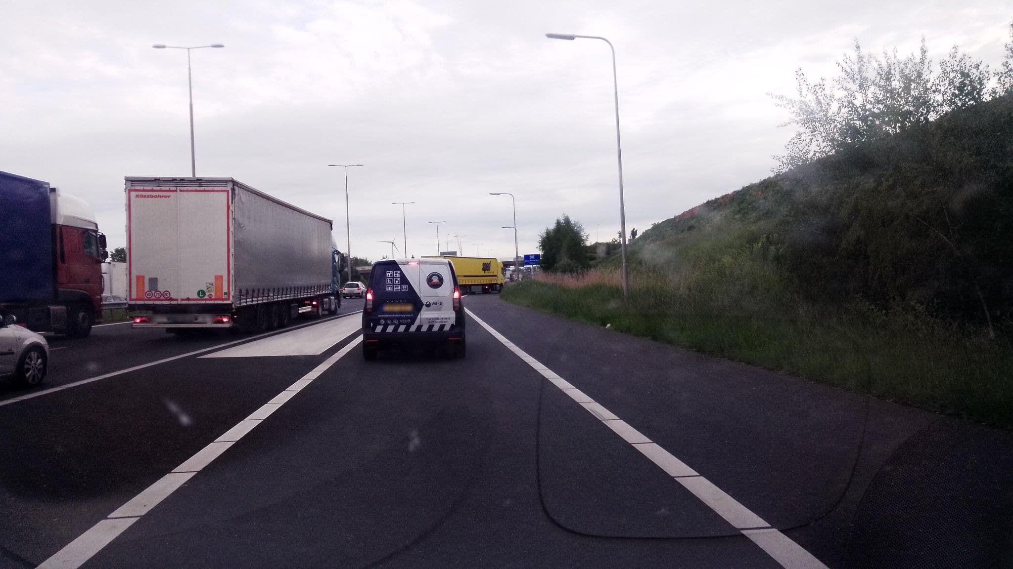 Street view near Hotel an der Messe, Hout-Blerick — © joopjrvdl (CC BY-SA · Mapillary)