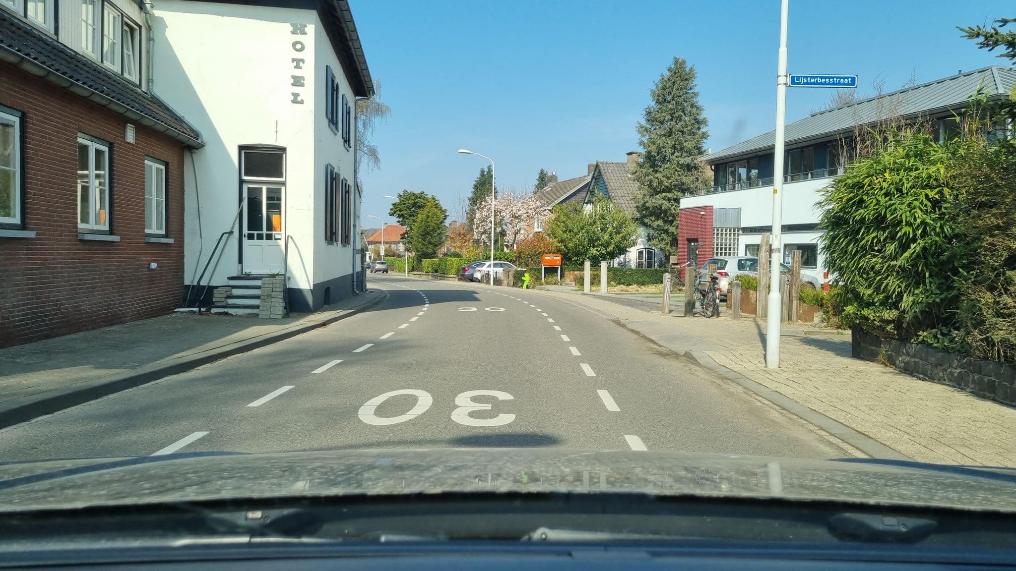 Street view near De Musschenberg, Berg en Dal — © helfrich (CC BY-SA · Mapillary)