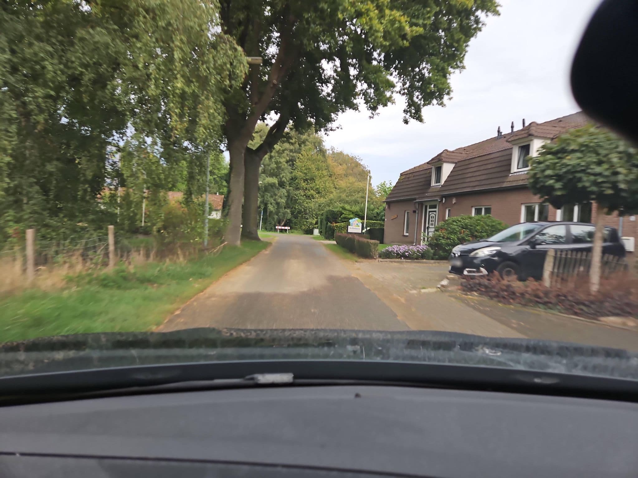 Street view near Meeuwsen Bungalowverhuur "Molendal", Milsbeek — © toho (CC BY-SA · Mapillary)