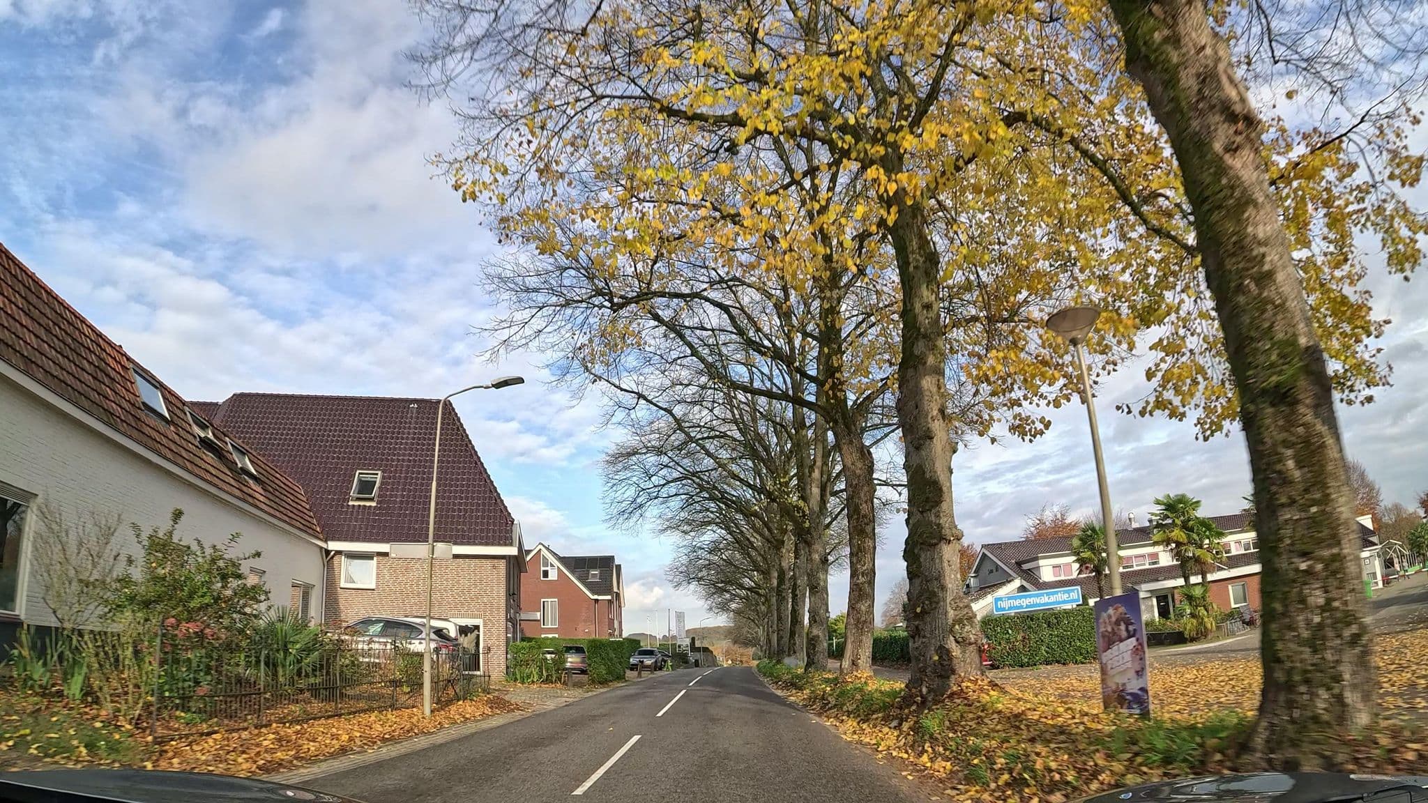 Street view near B&B De Twee Gezusters, Groesbeek — © thewizard (CC BY-SA · Mapillary)