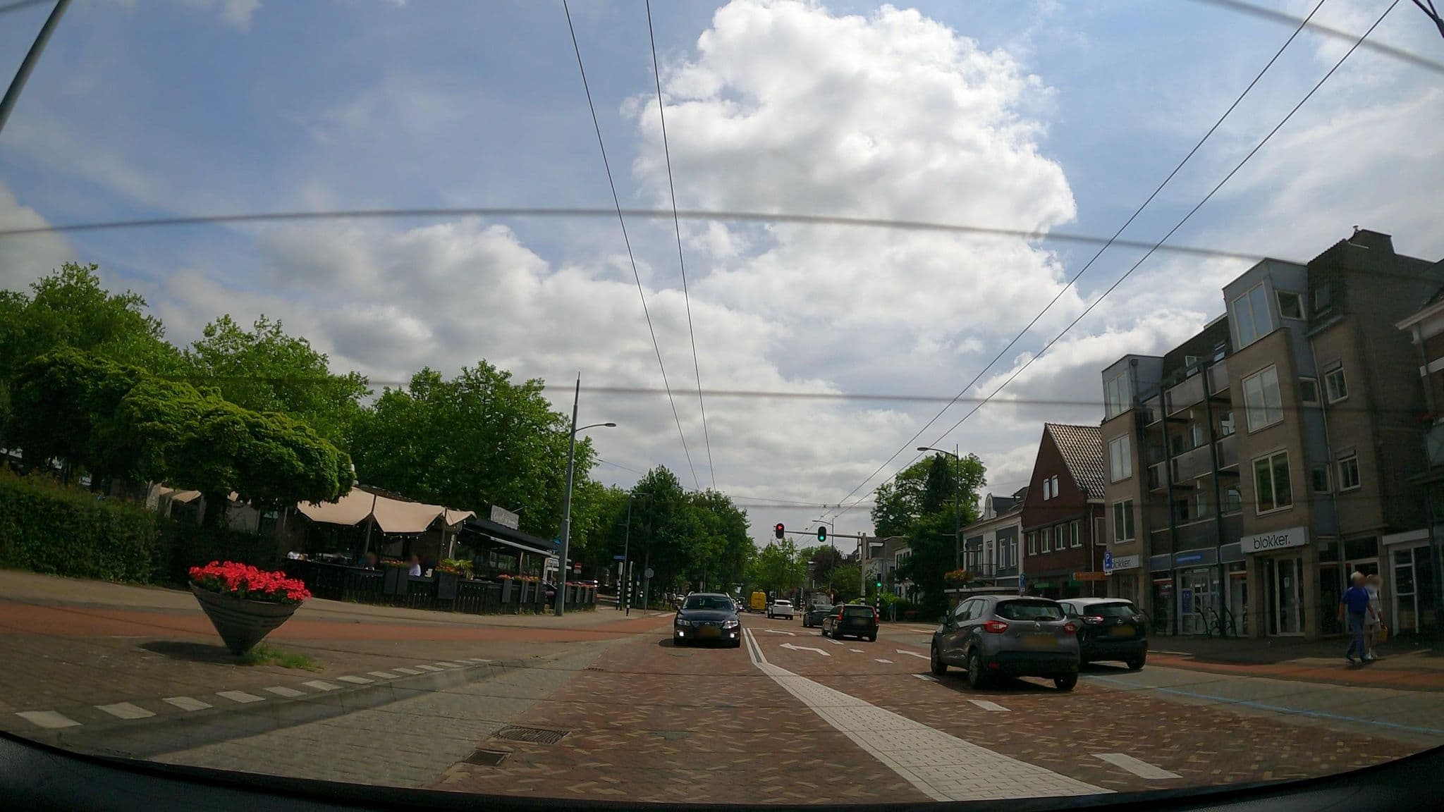 Street view near B's bar, Oosterbeek — © thewizard (CC BY-SA · Mapillary)