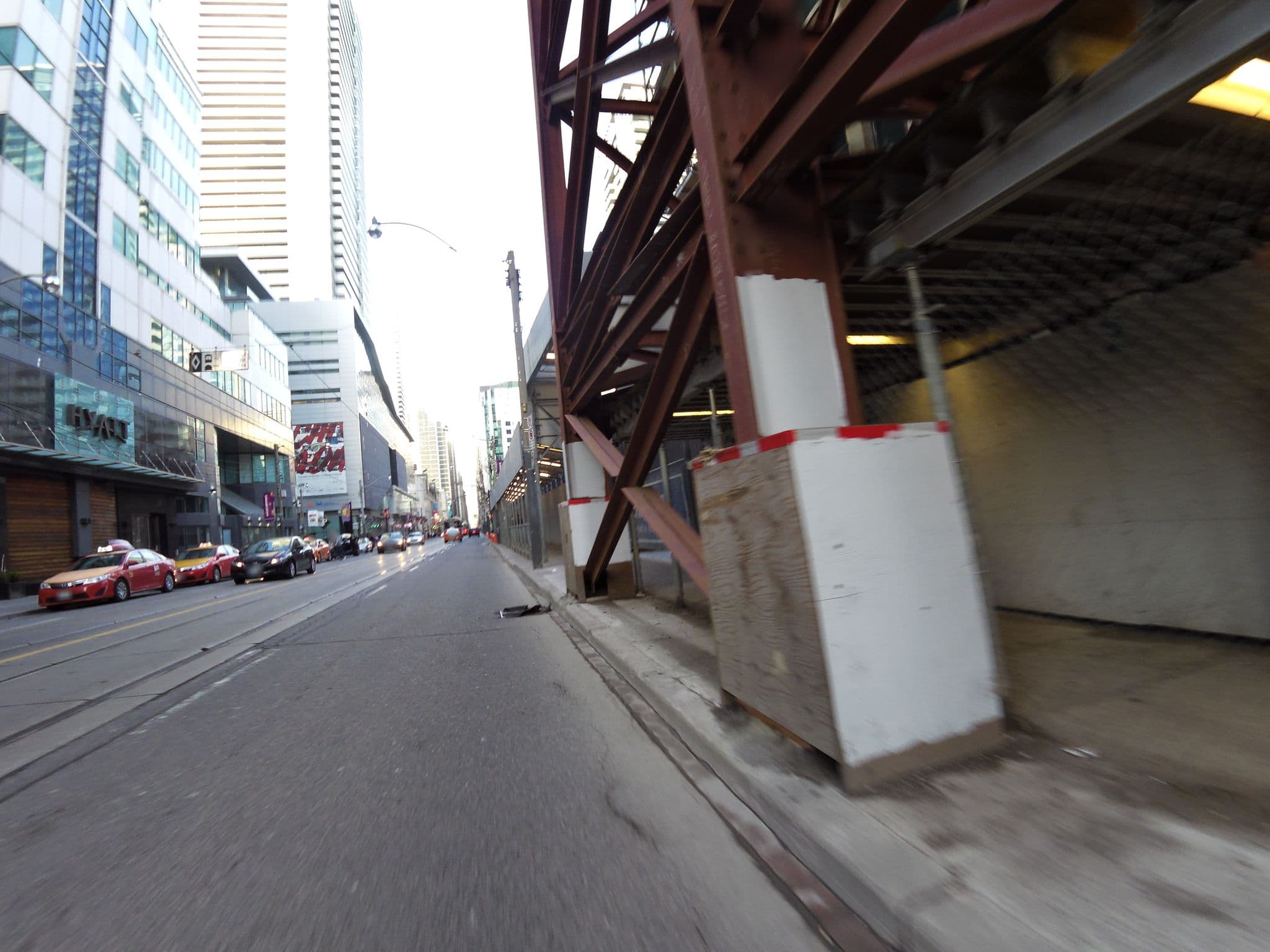 Street view near The Sutton Place Hotel Toronto, Kensington-Chinatown — © kevo (CC BY-SA · Mapillary)